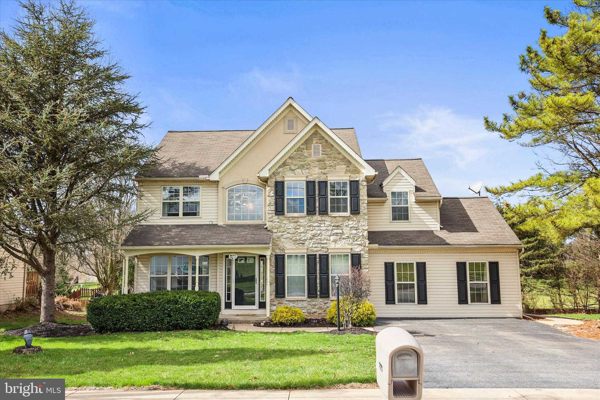 3296 Raintree Rd photo 2