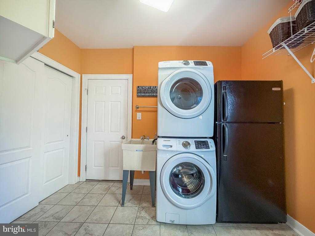 35 Matthew Cir photo 18