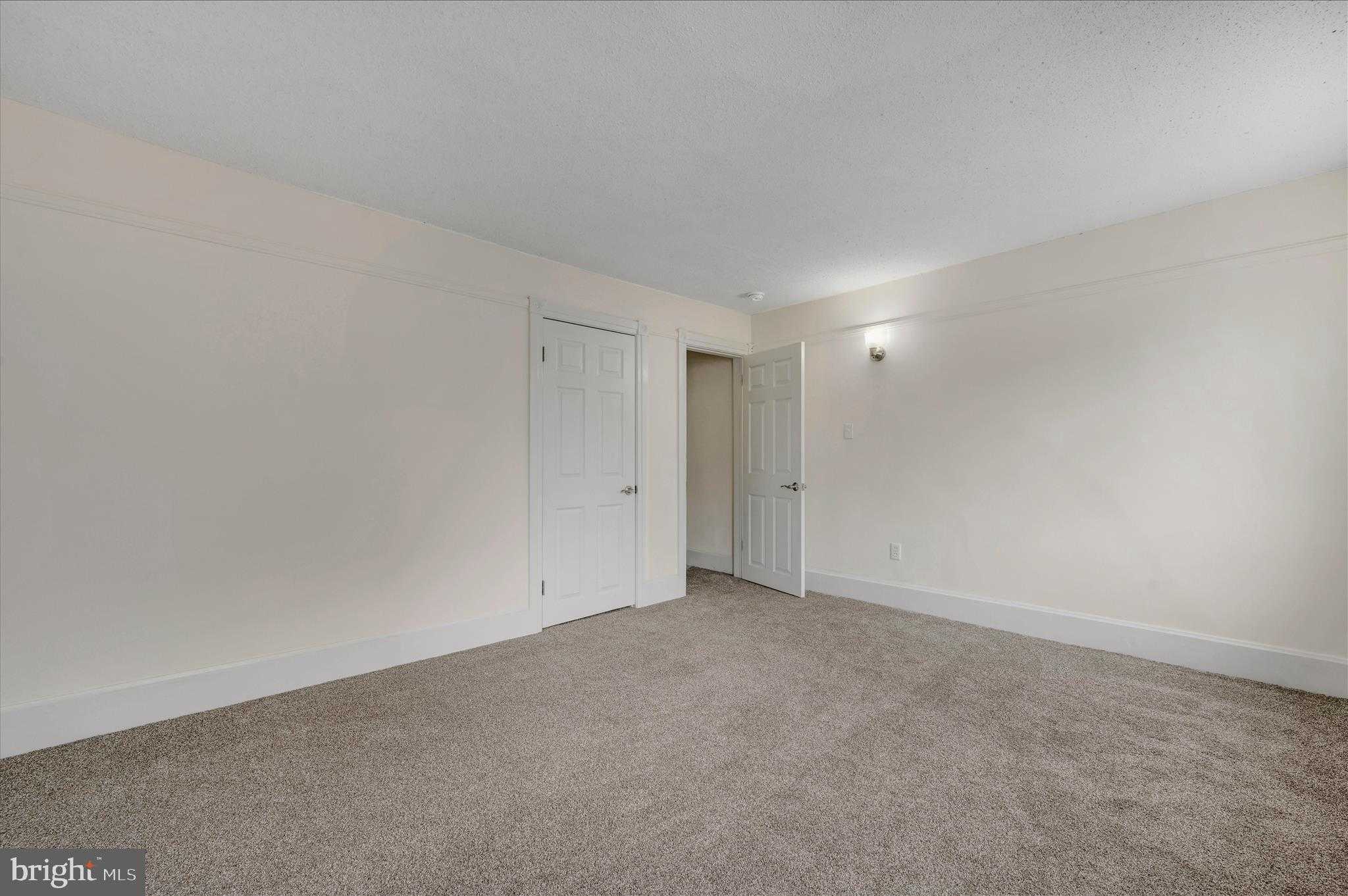 242 Van Gelder St photo 21