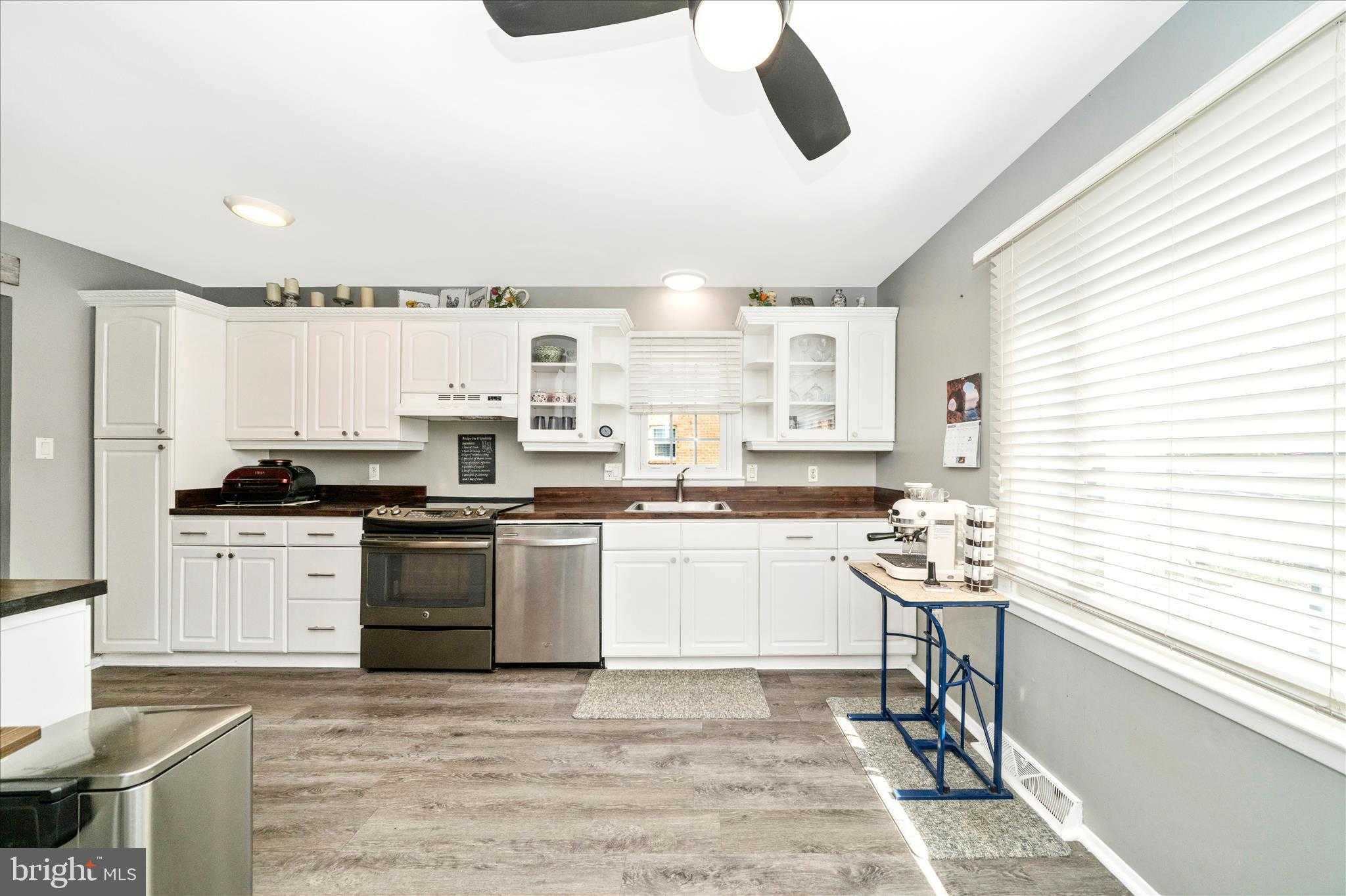 233 Wintergreen Ln photo 4