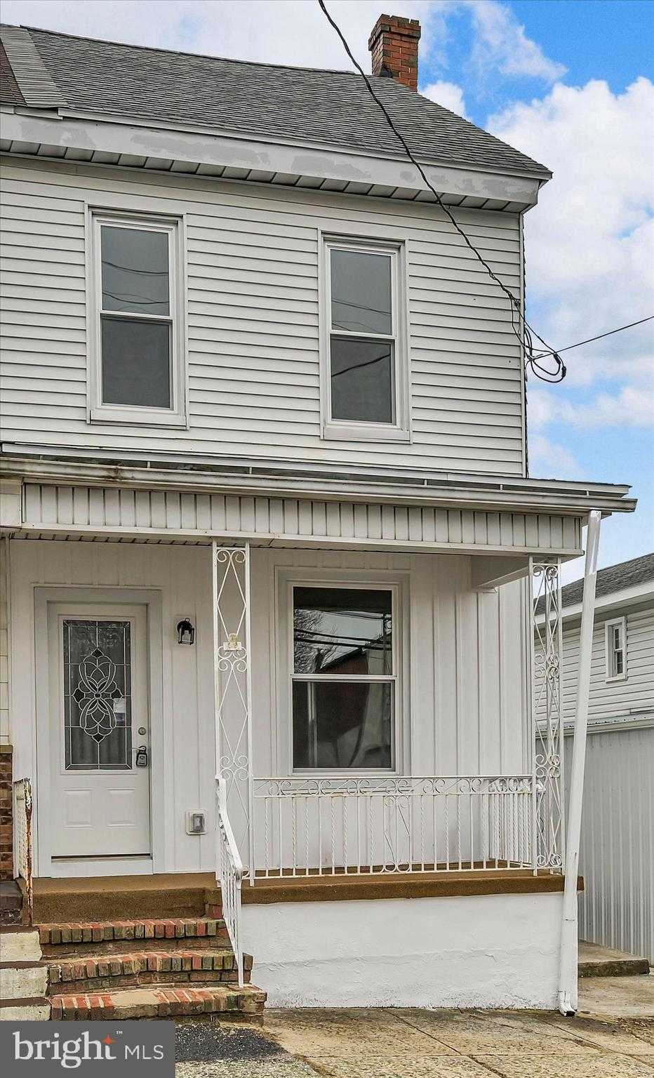 120 E Chestnut St photo 3