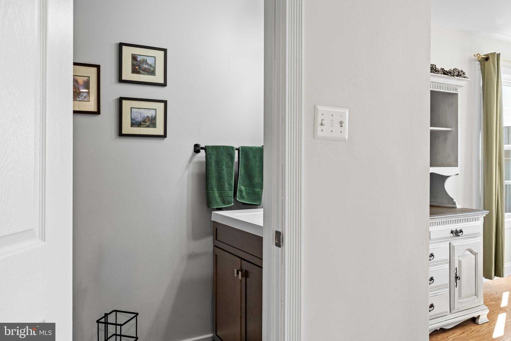 671 Daisy Ln photo 16