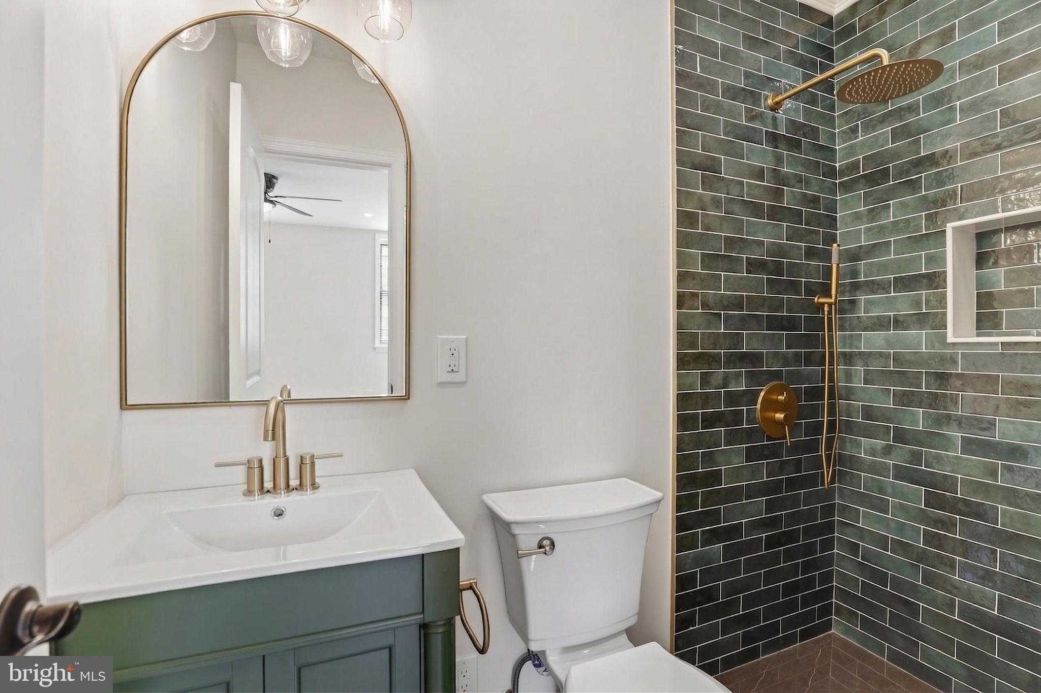 2915 W Thompson St photo 18