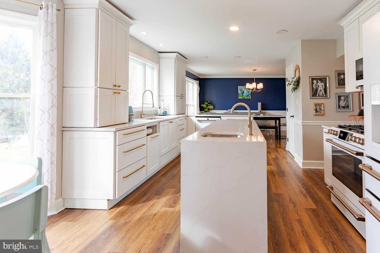 115 Heiskel Dr photo 2