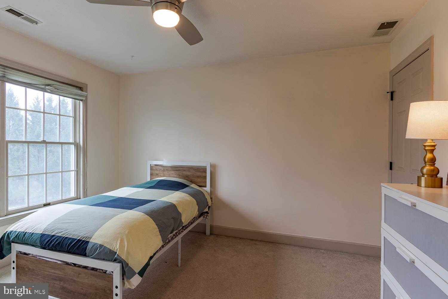 115 Heiskel Dr photo 34