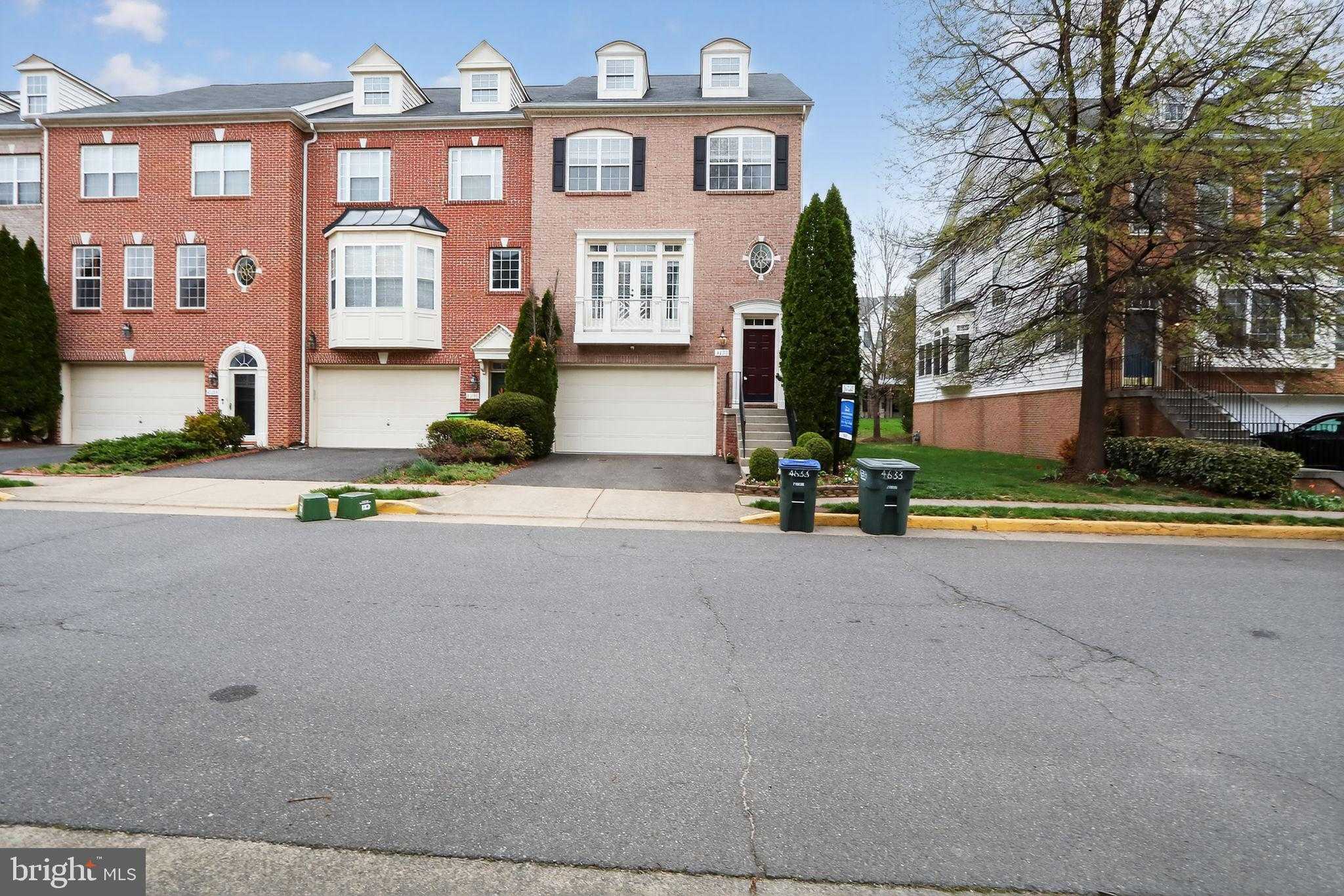 4633 Carisbrooke Ln photo 2