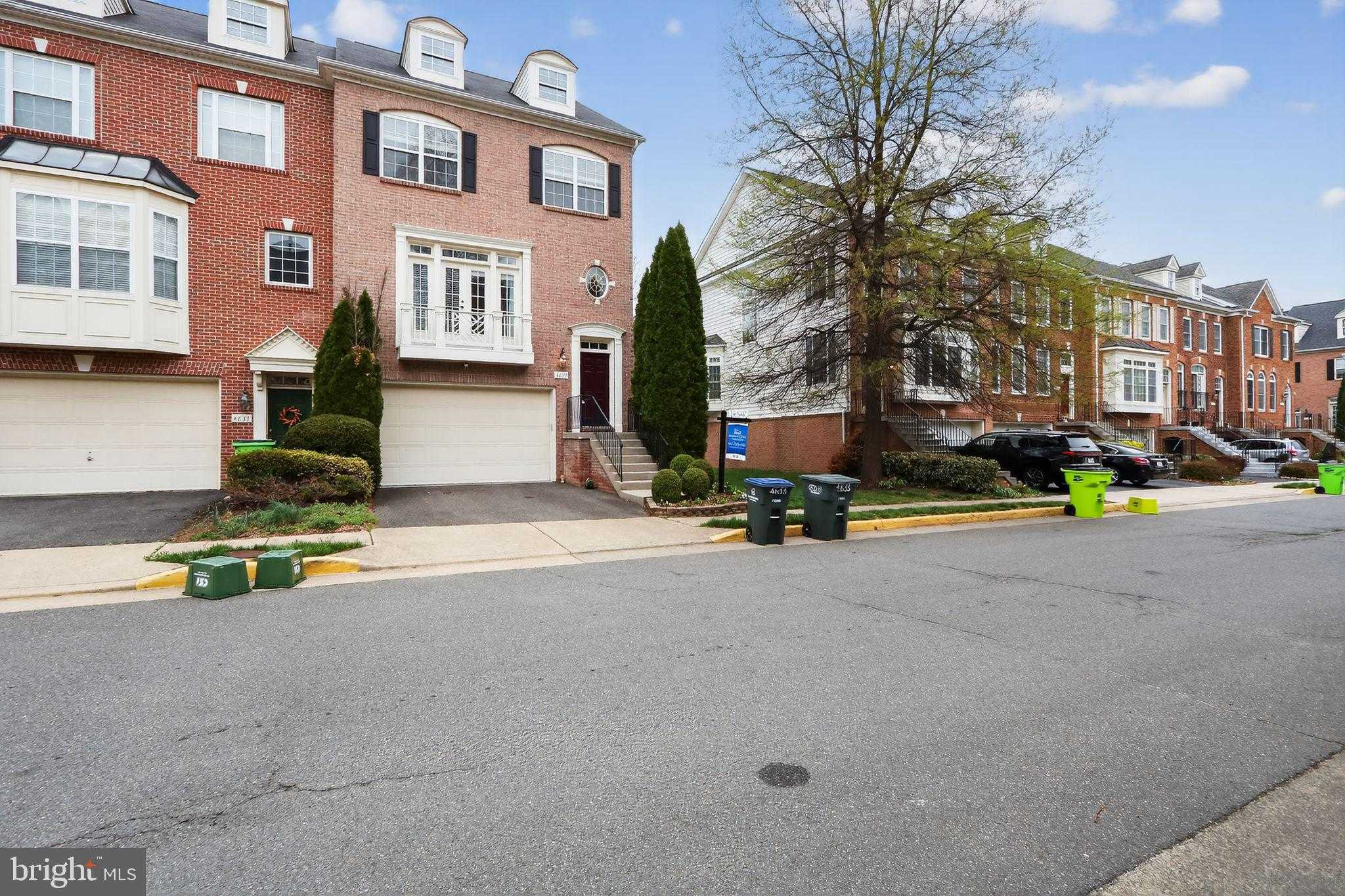 4633 Carisbrooke Ln photo 3