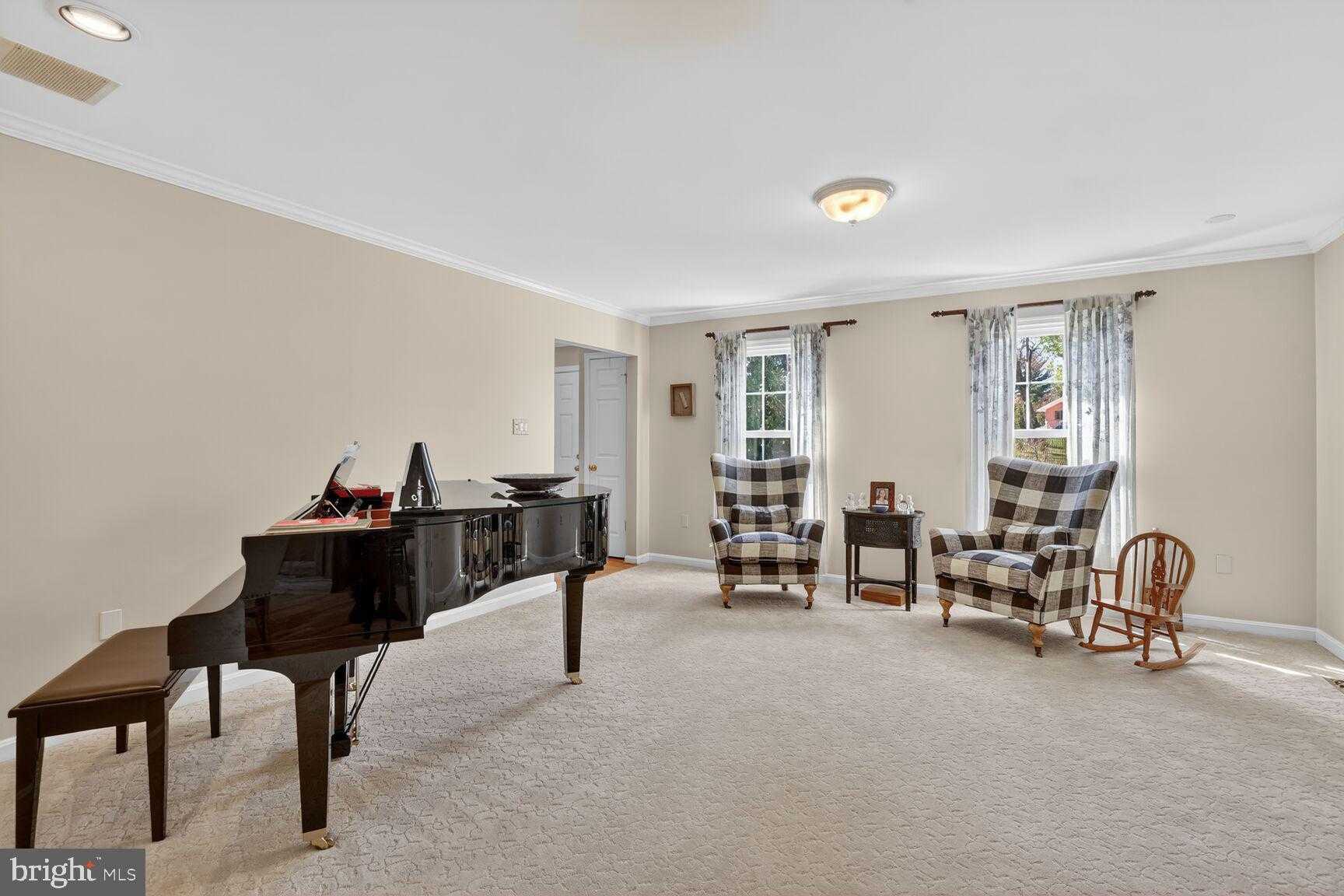 2036 Mayflower Dr photo 18