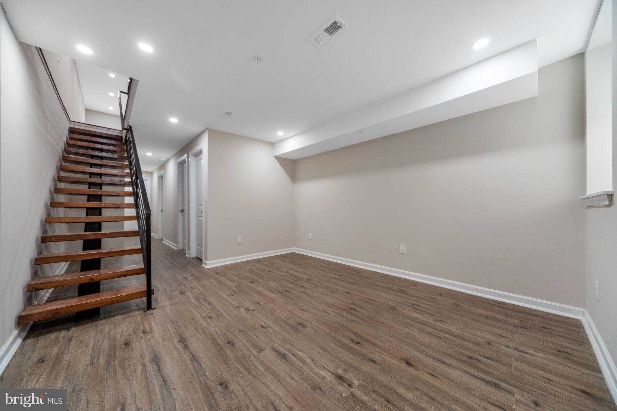 5327 Chancellor St photo 25