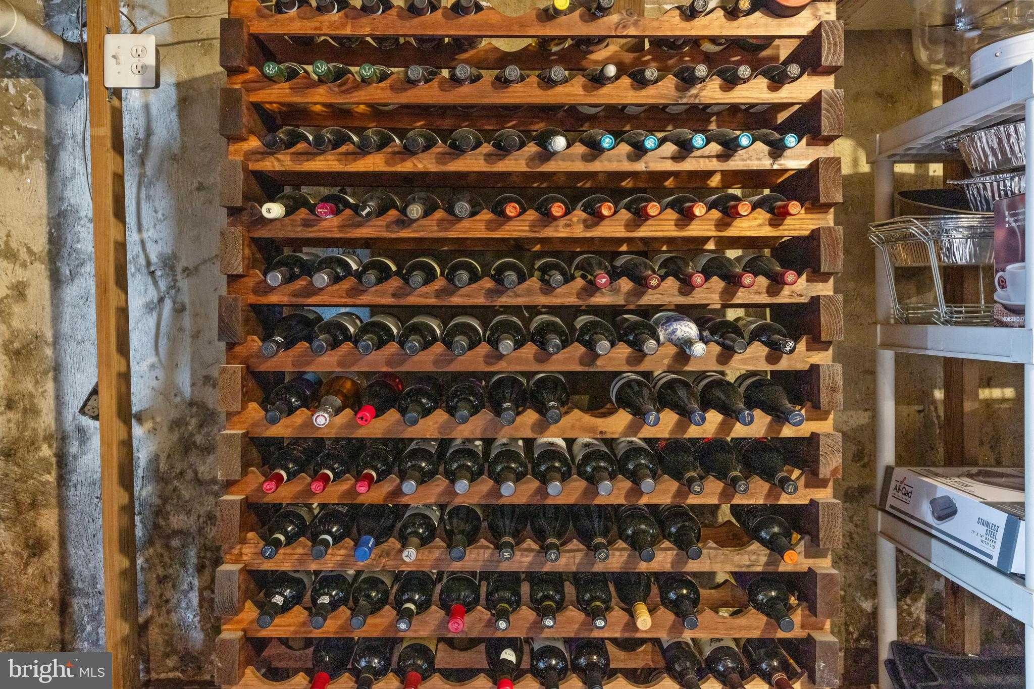 109 S West St photo 19