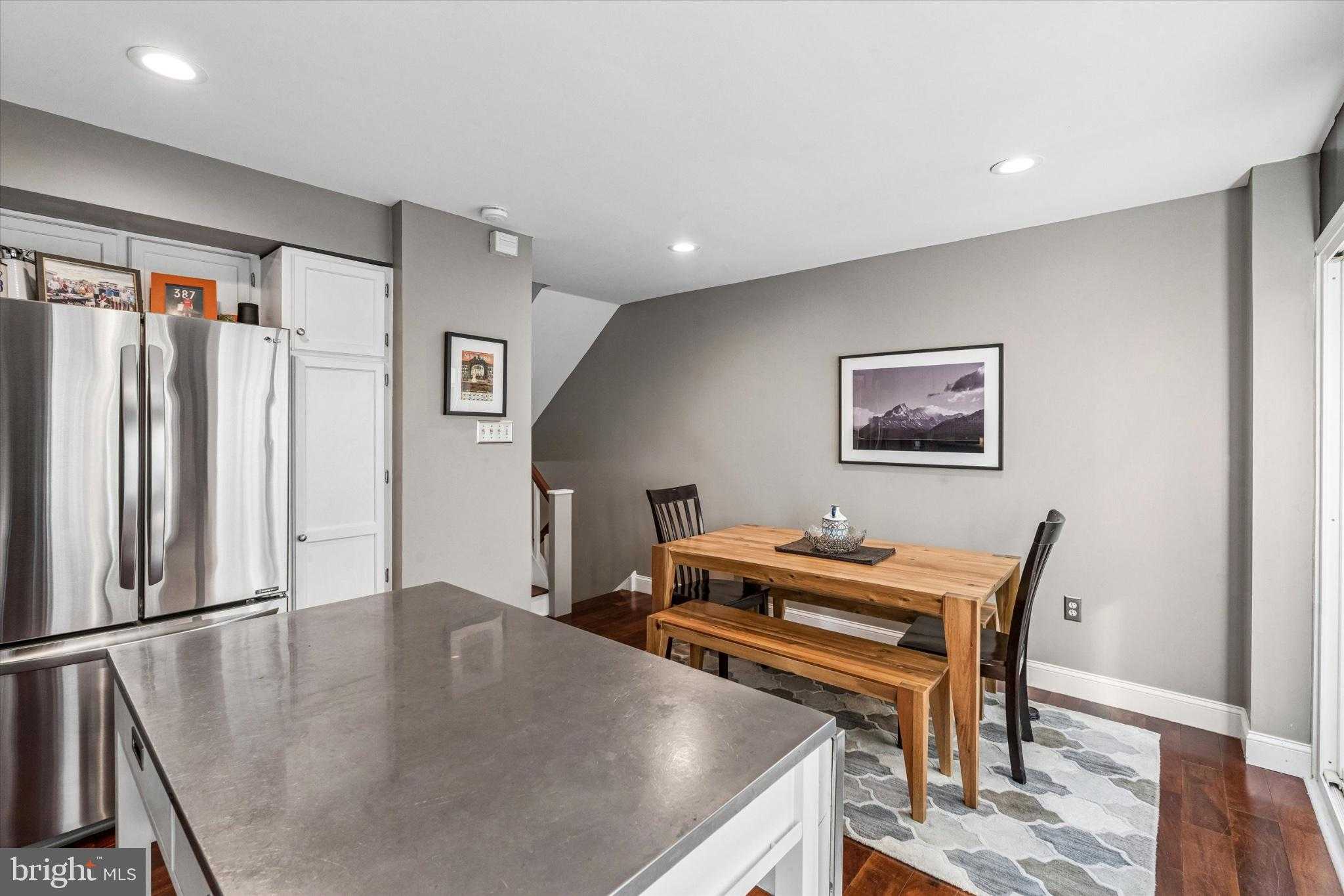 716 S Clifton St photo 5