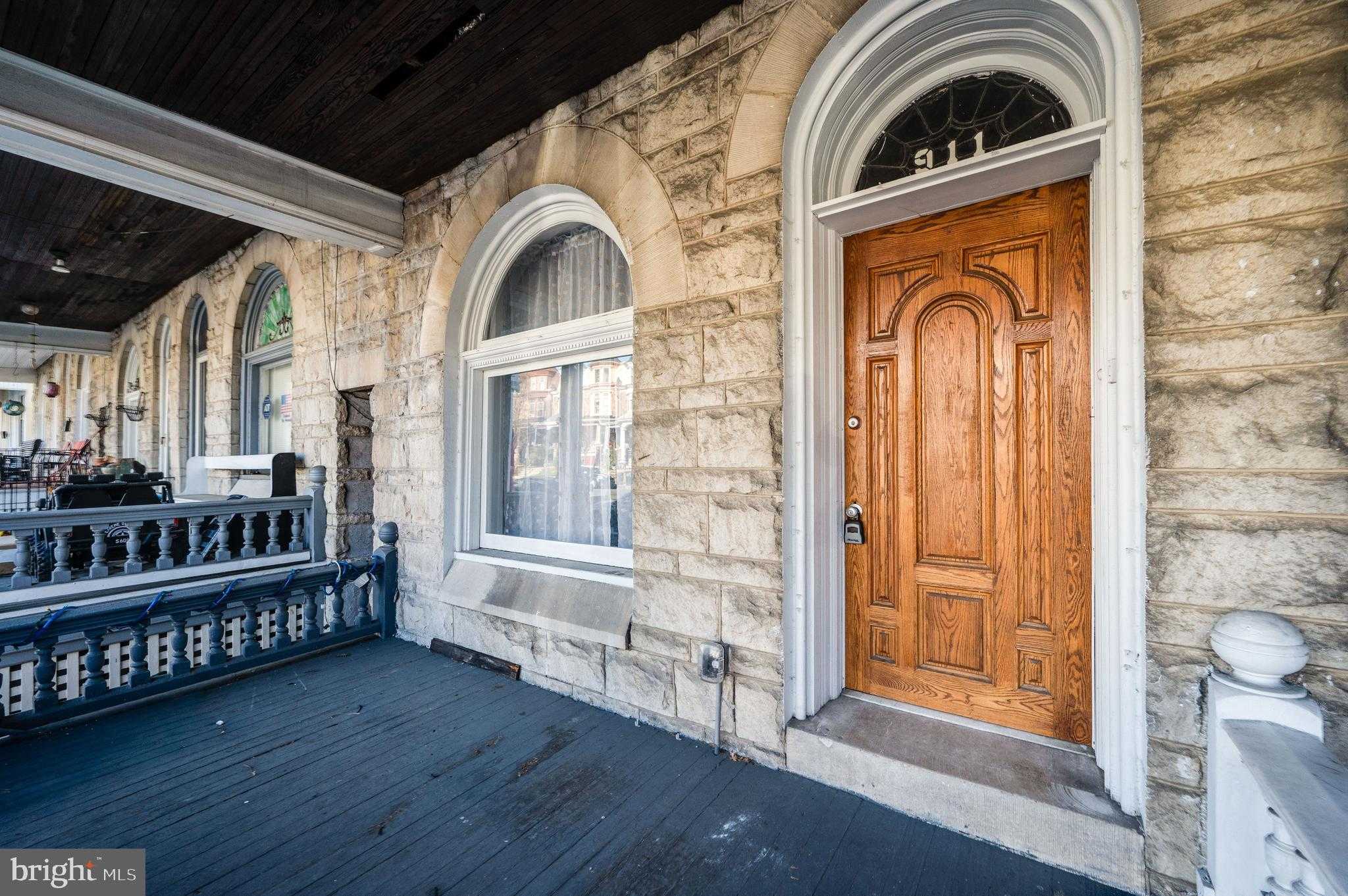 911 N 5th St photo 3