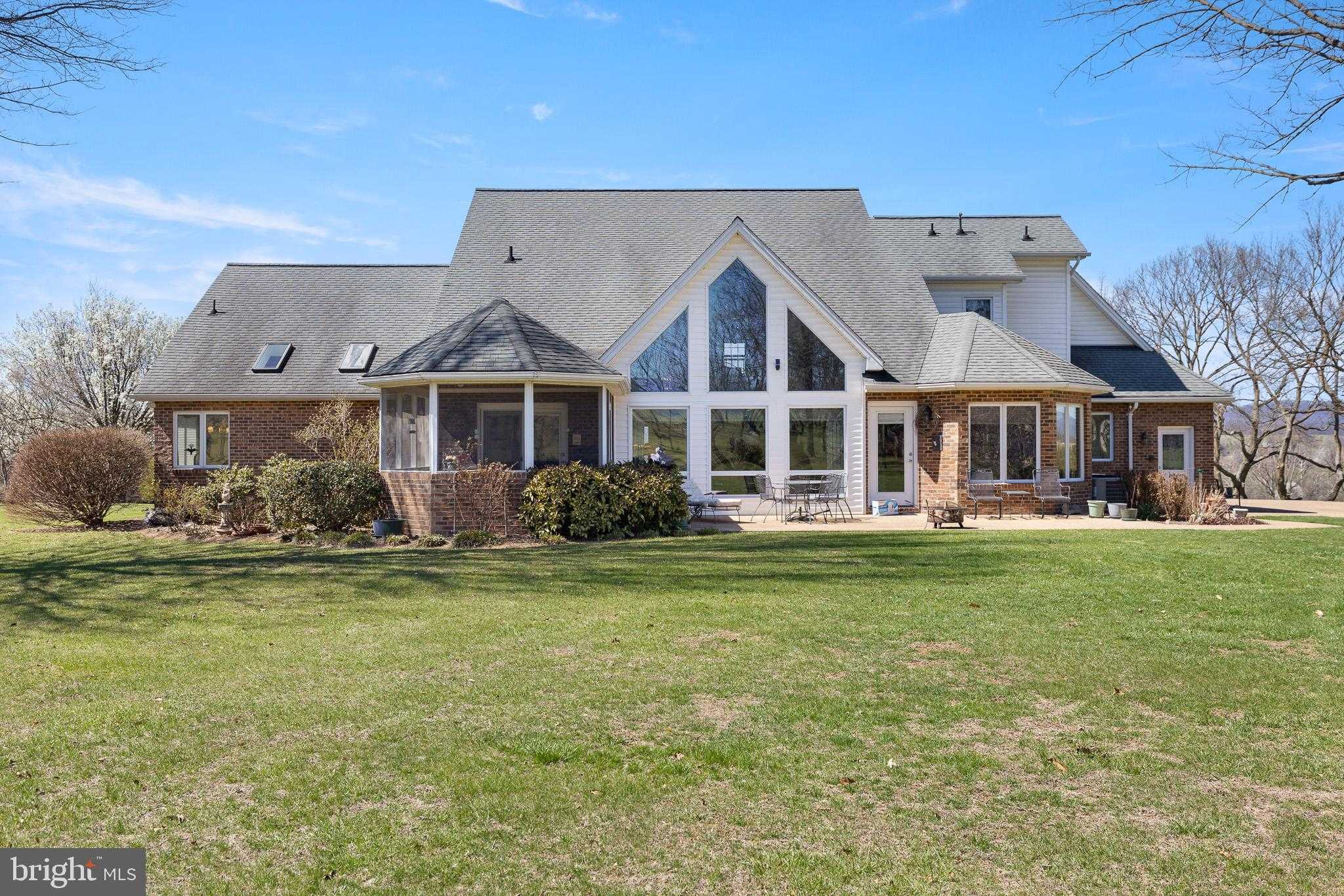 474 Beaver Ln photo 2