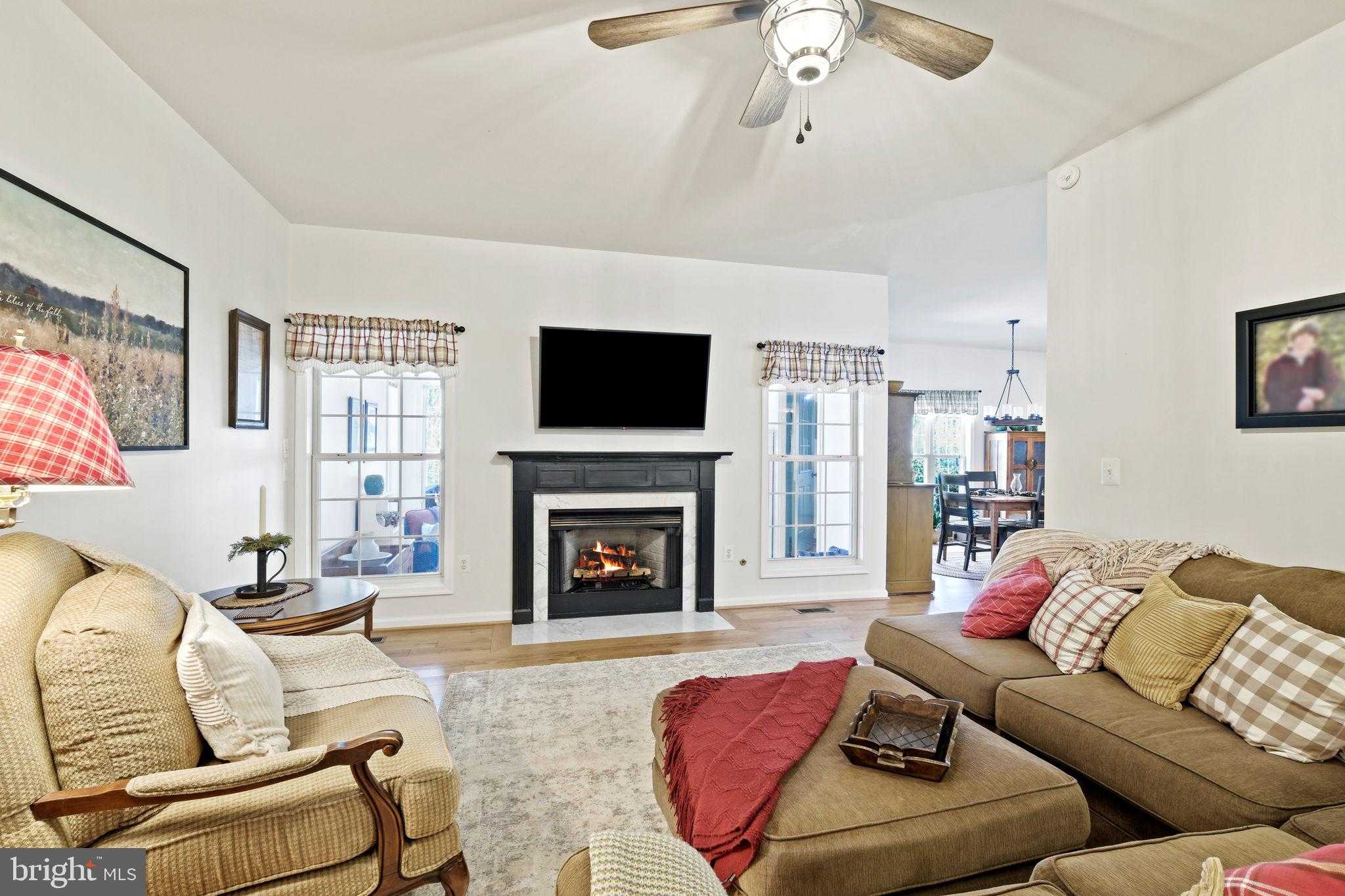 262 Longwood Dr photo 16