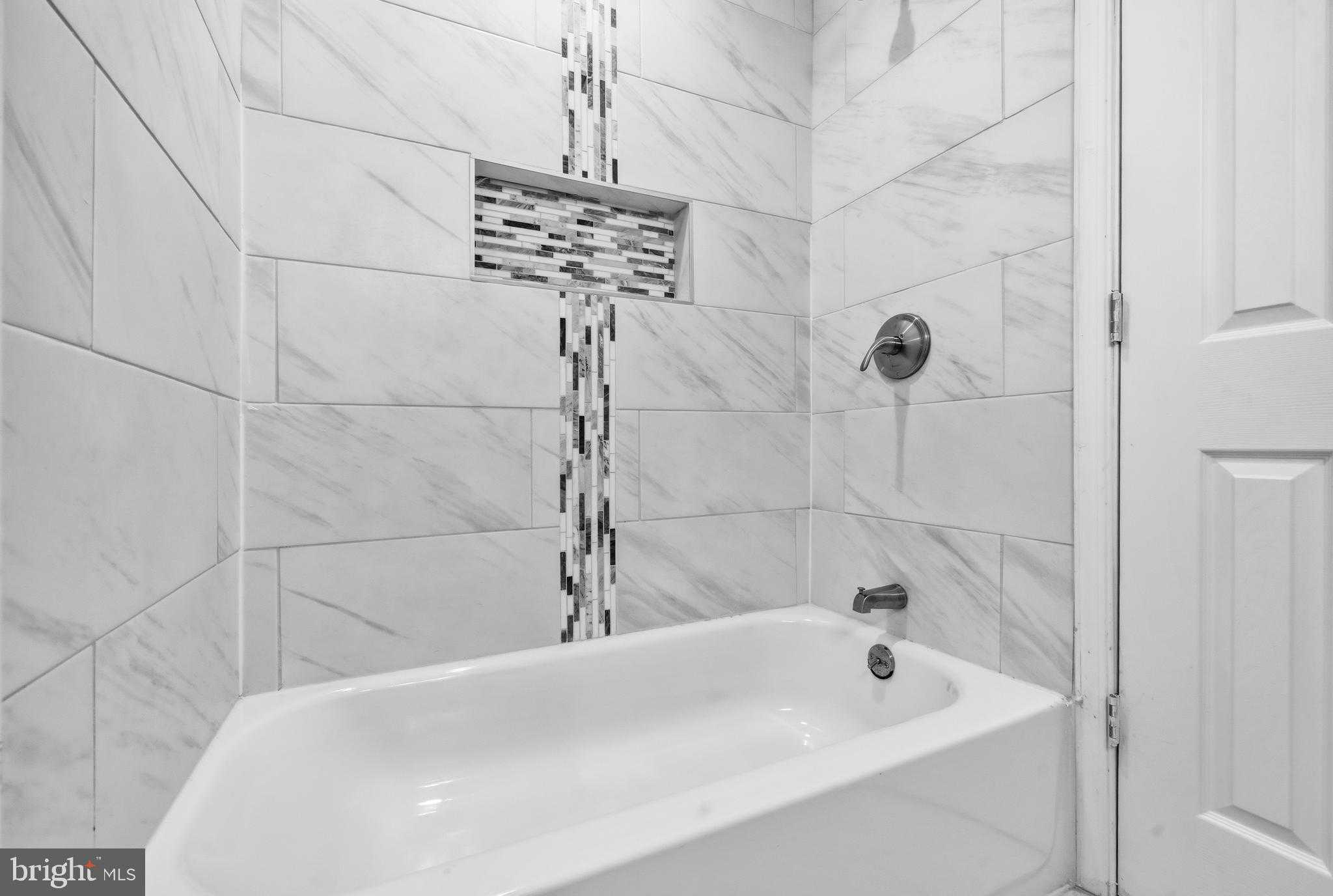 7194 Hall Tavern CT photo 37