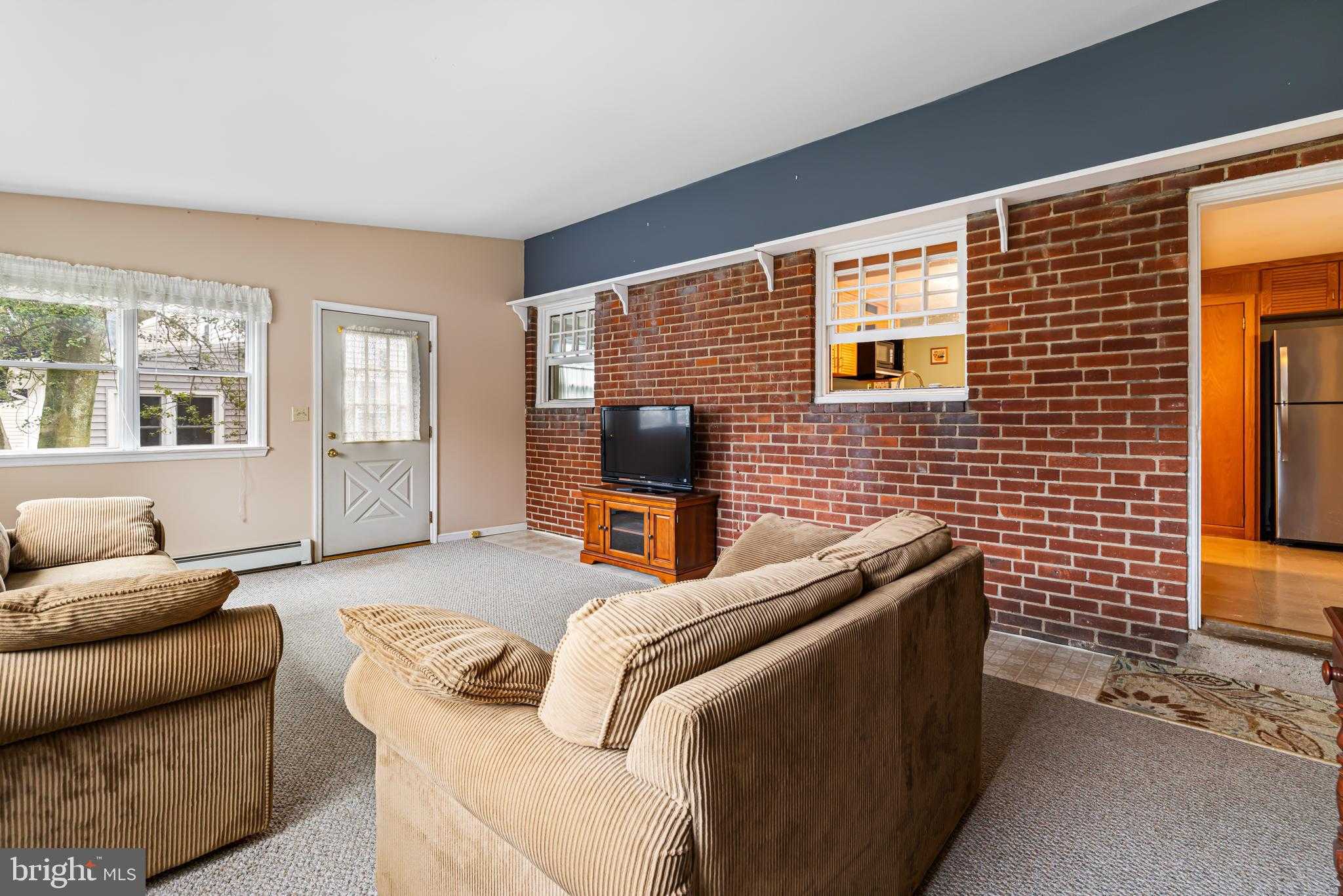 1991 Maplewood Ave photo 13