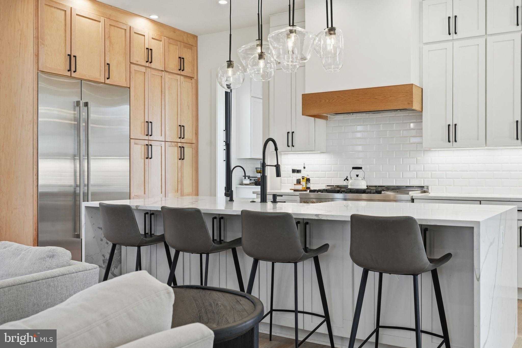 412 N Cleveland St photo 2