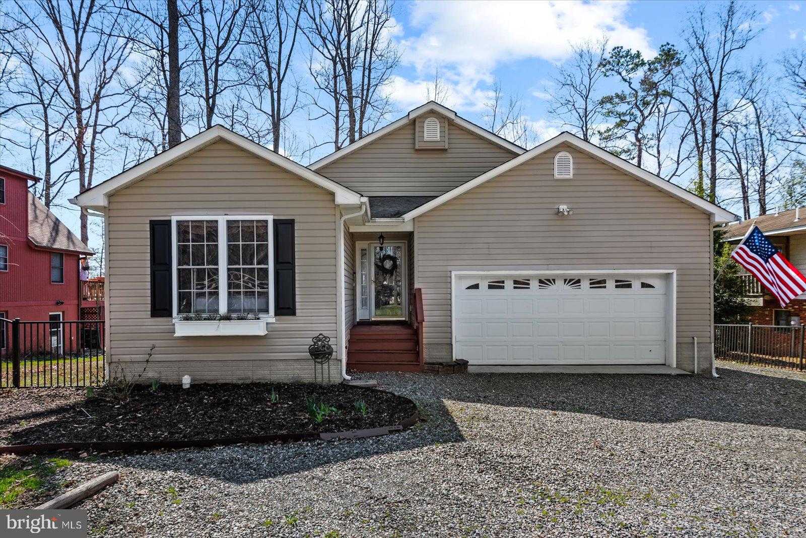 686 Lake Caroline Dr, Ruther Glen