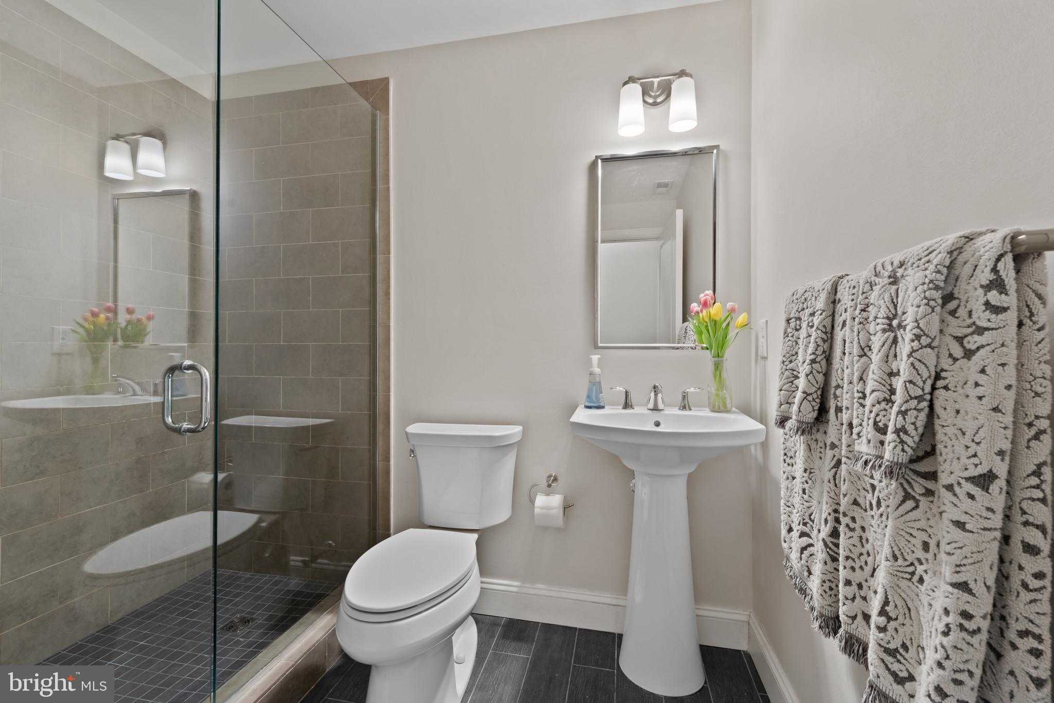 134 S Ann St photo 21