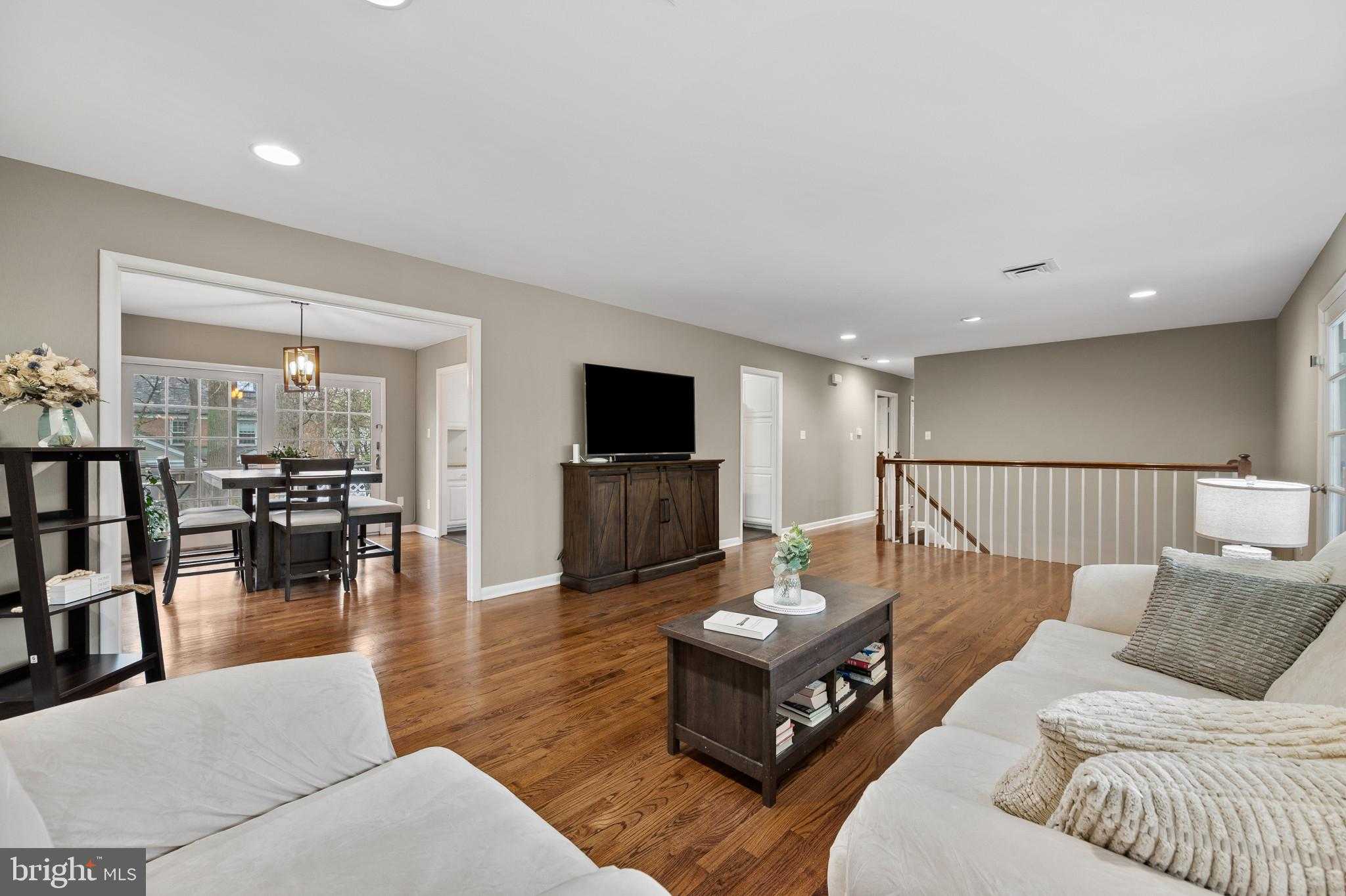 1213 Dale Dr photo 4