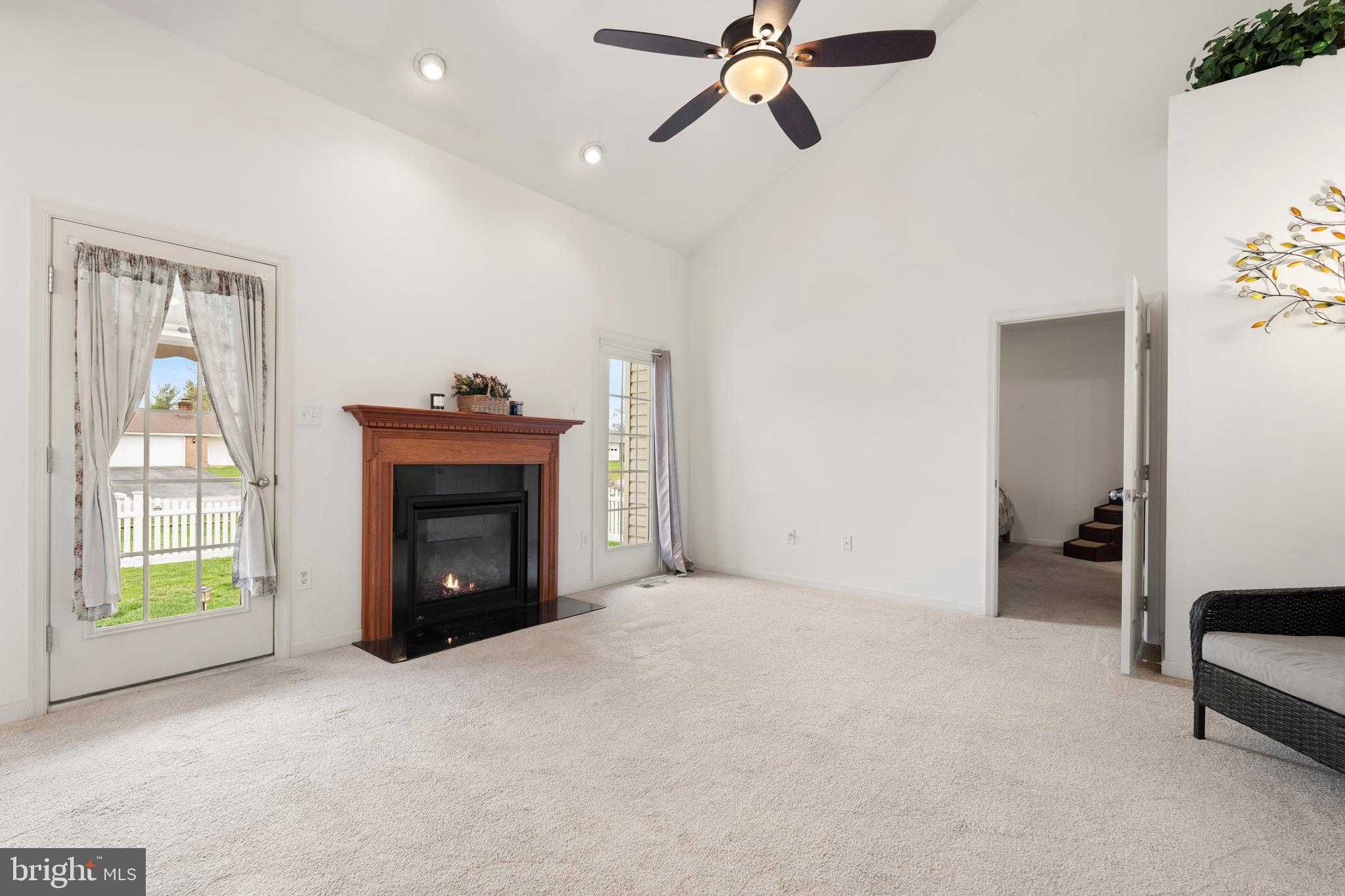 17927 Constitution Cir photo 8