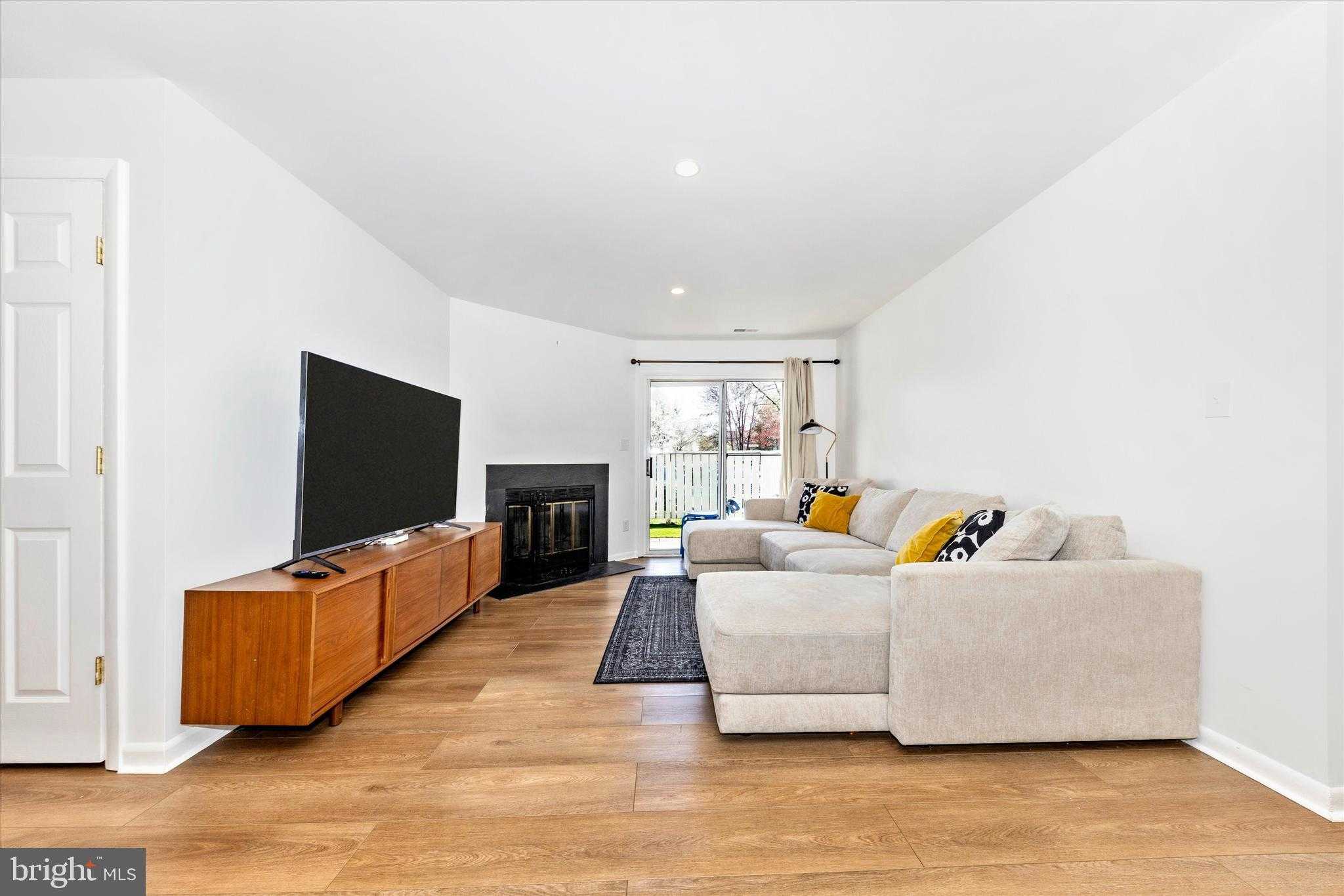 11430 Locustdale Ter # 231 photo 9