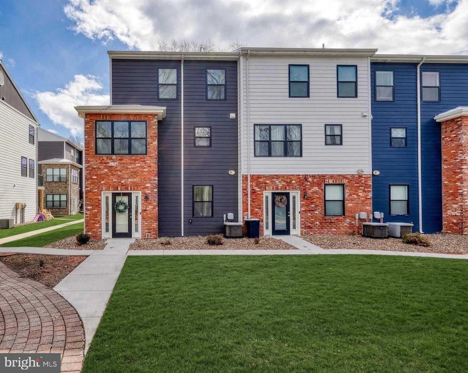 161 High Pointe Dr # UT-14 photo 2