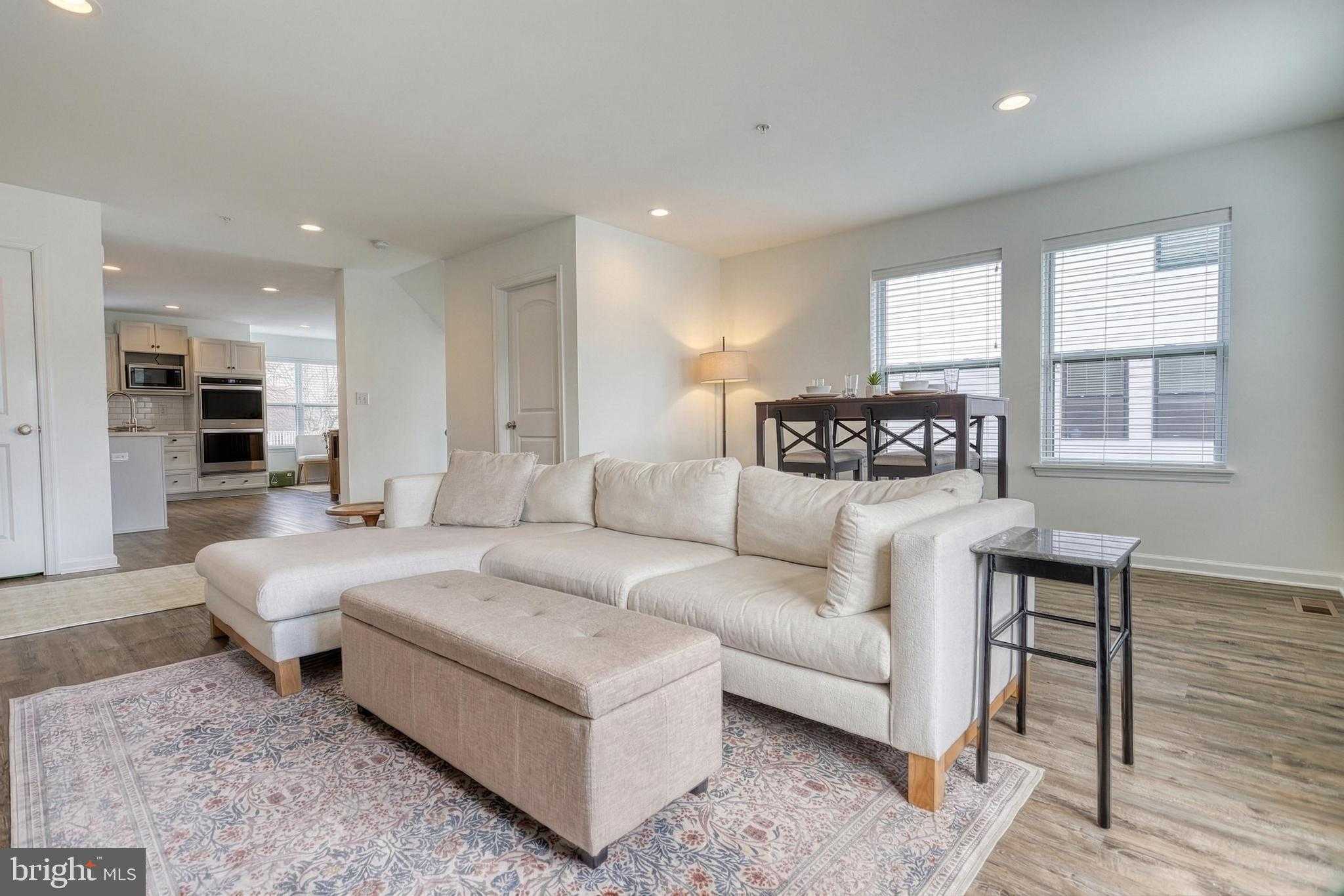 161 High Pointe Dr # UT-14 photo 21