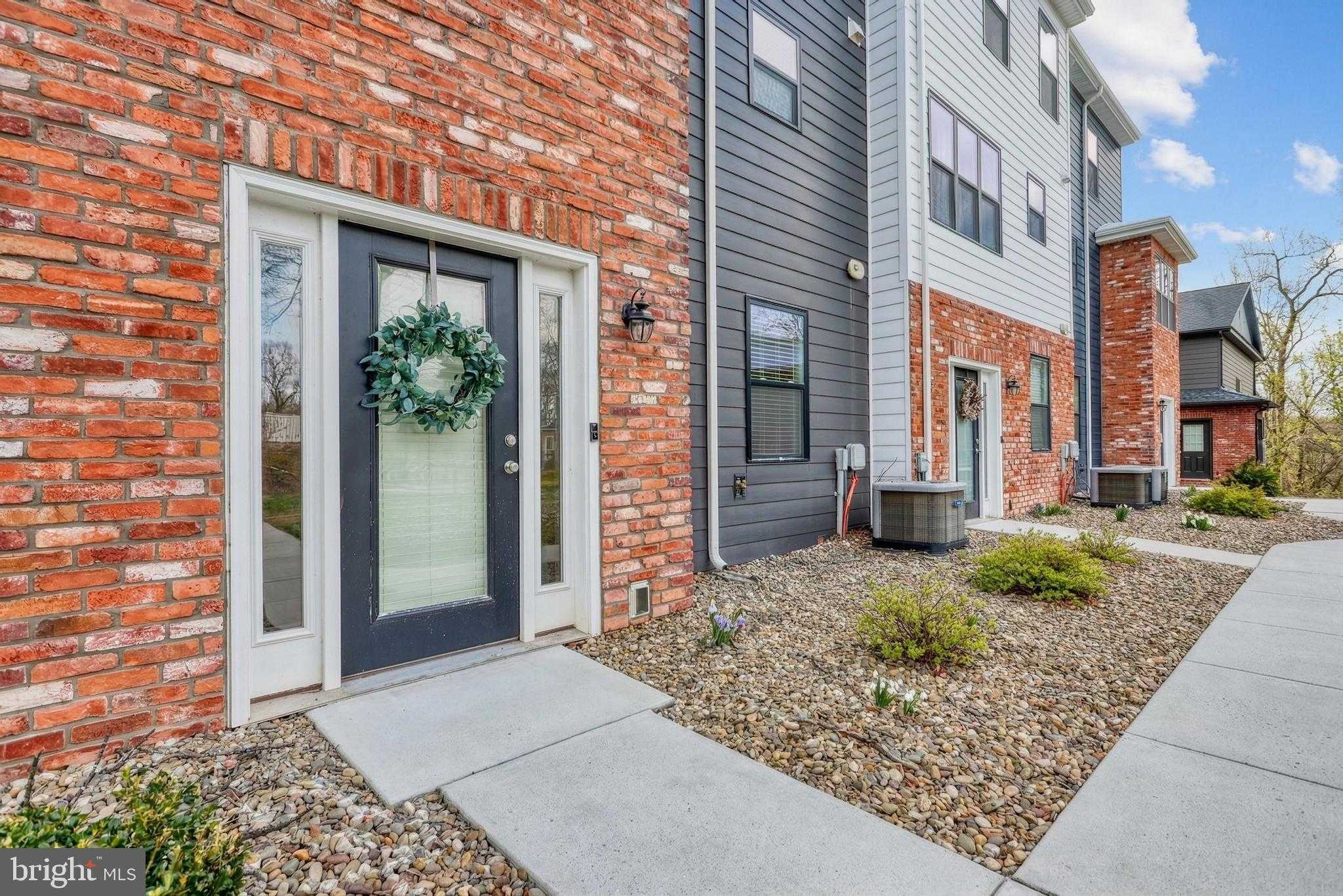 161 High Pointe Dr # UT-14 photo 3