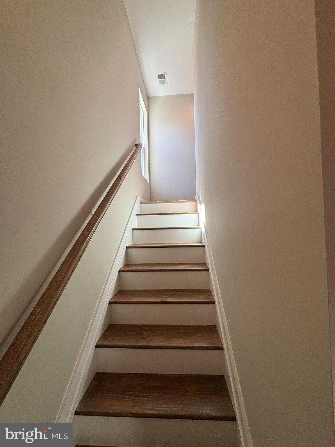 129 Evans St photo 20