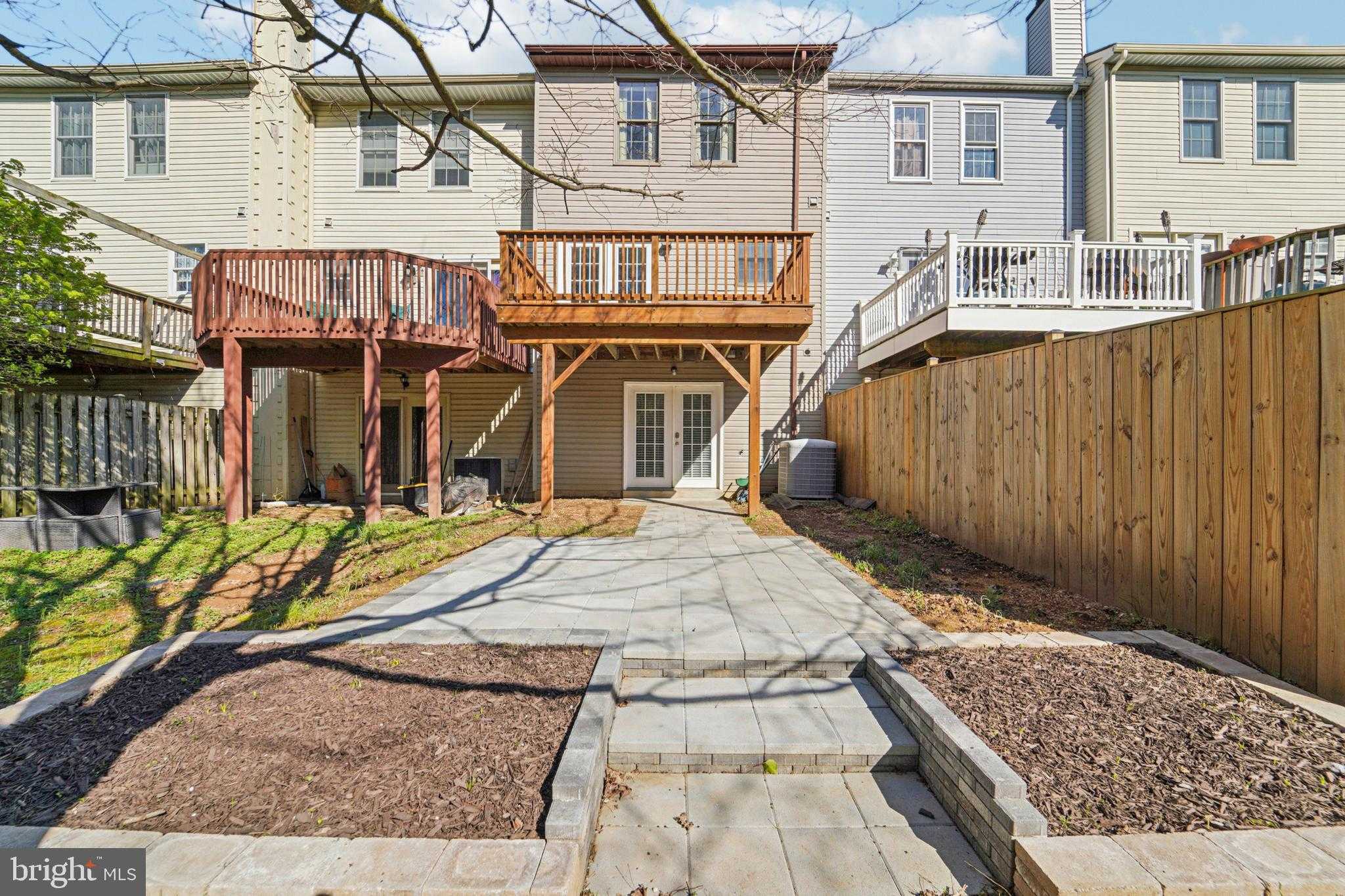 56 Victoria Sq photo 39