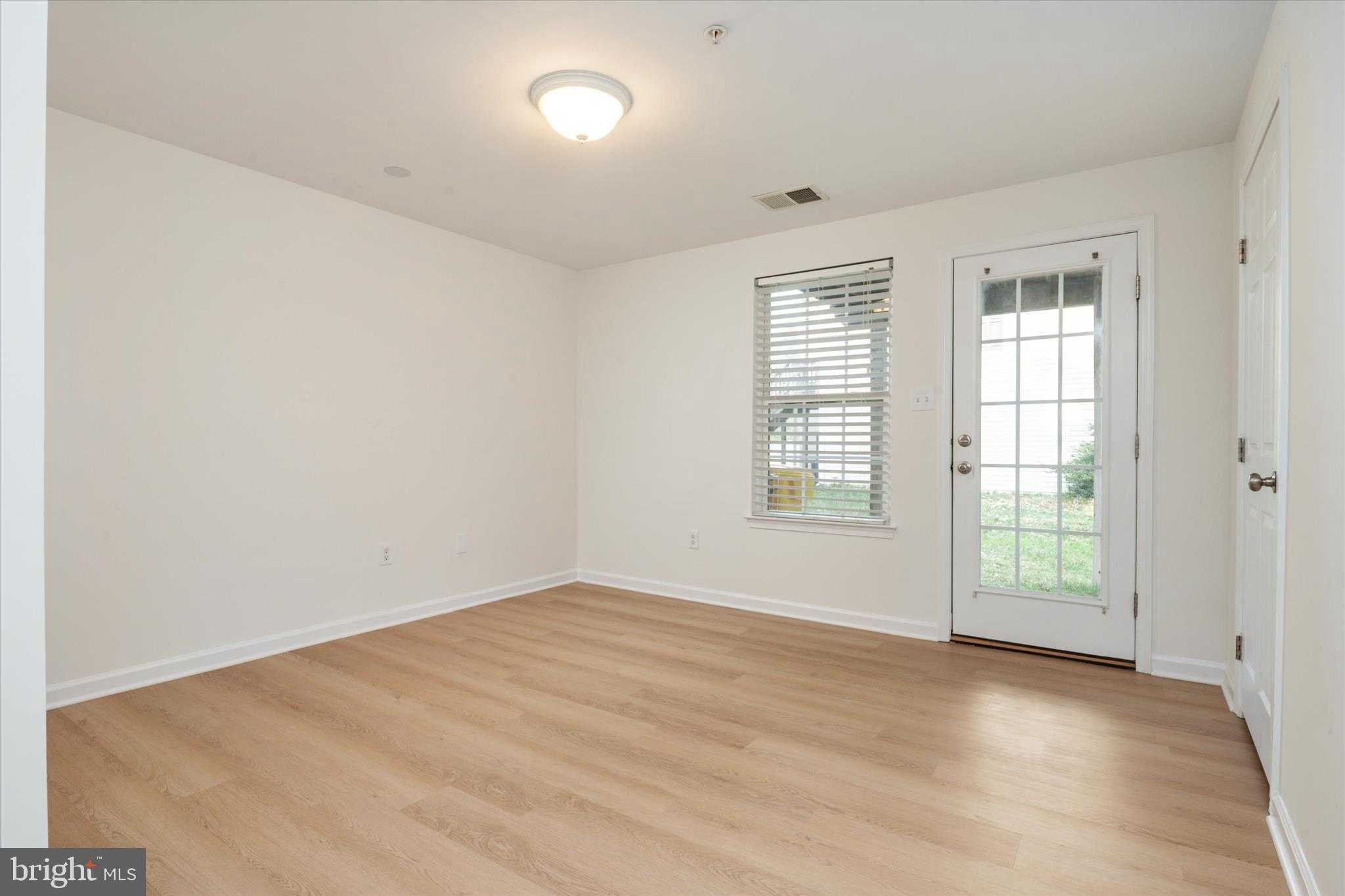 7132 Tanager Ave photo 7