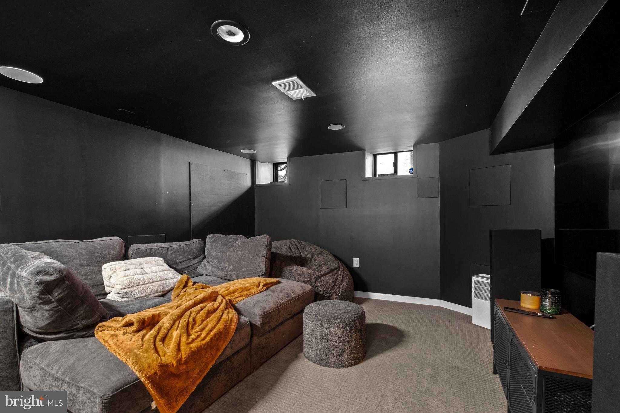 1226 Gerritt St photo 19