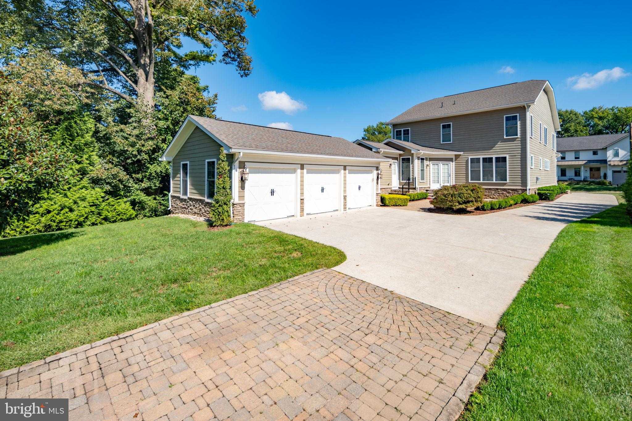 217 Pleasant St SW photo 7