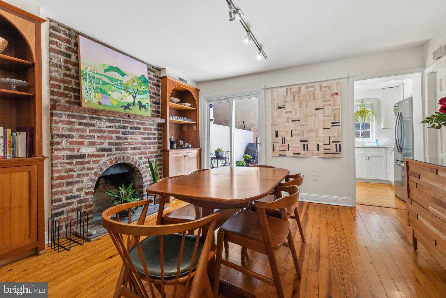 804 Lombard St photo 12