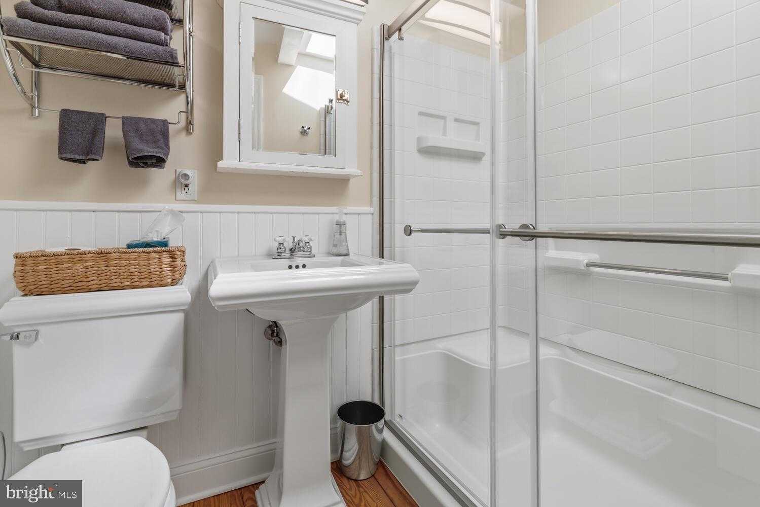 804 Lombard St photo 35