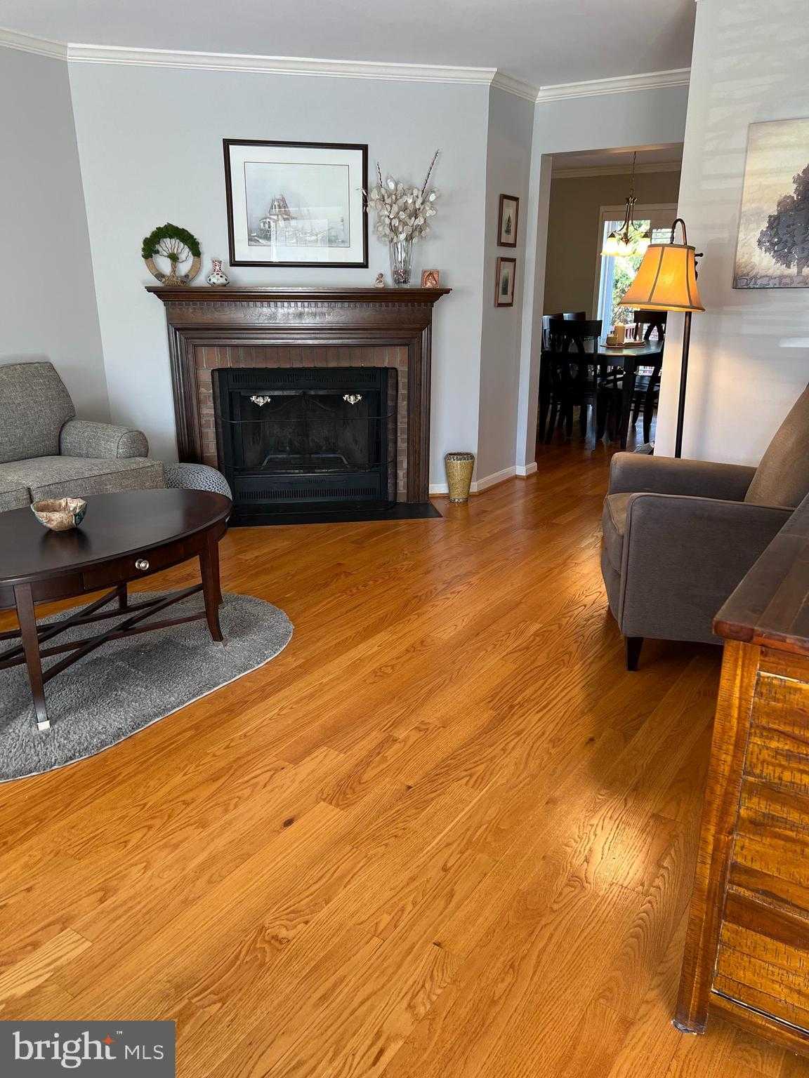 400 Chadford CT photo 4