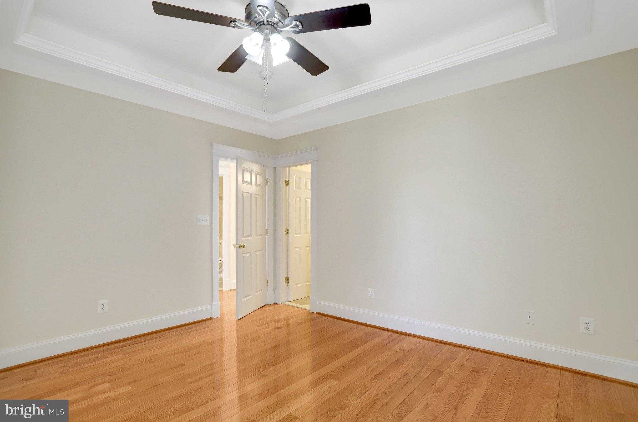 639 23rd St S photo 29