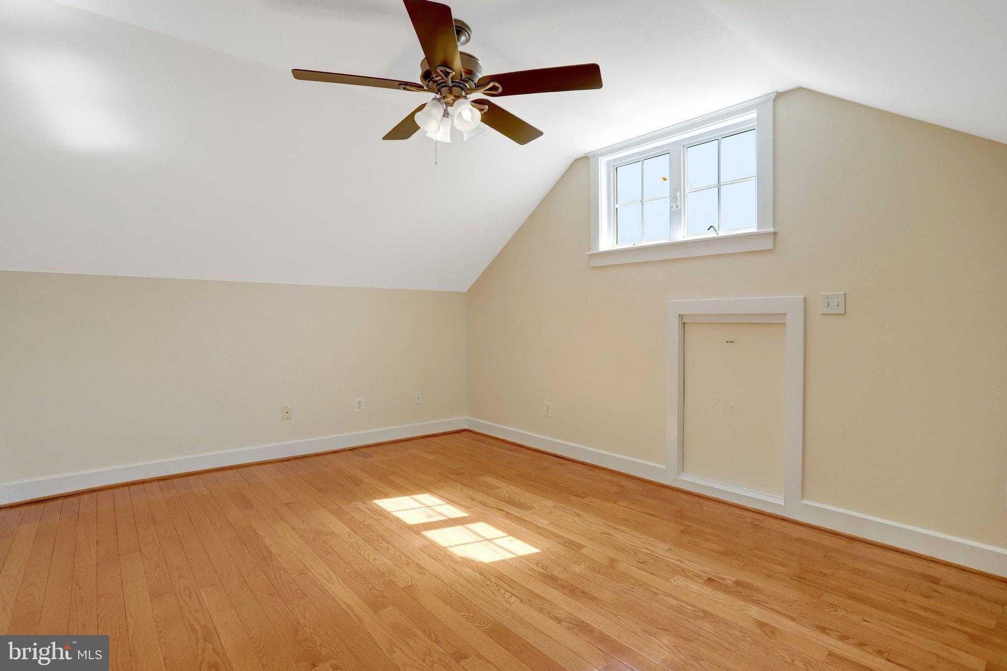 639 23rd St S photo 32