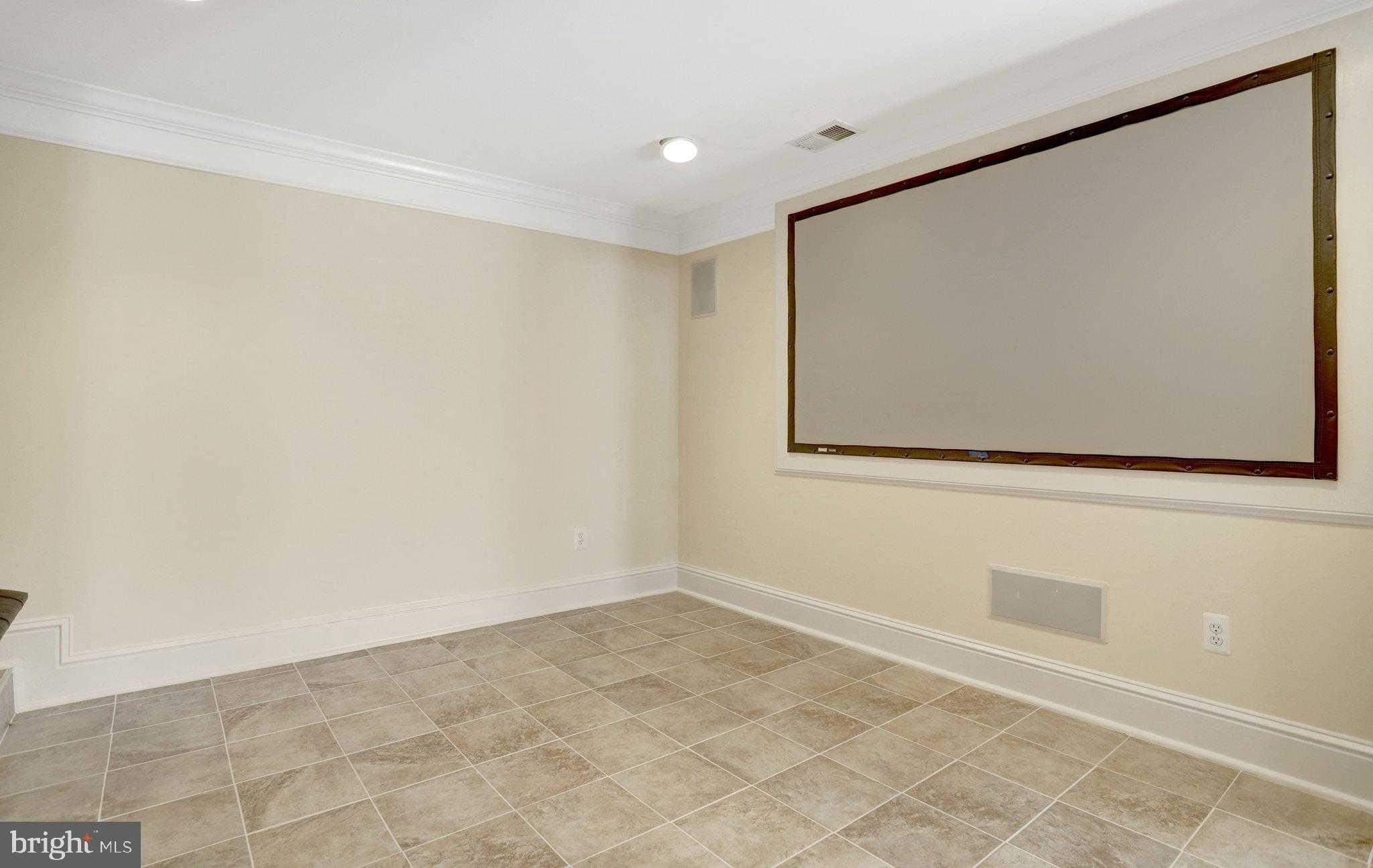 639 23rd St S photo 38