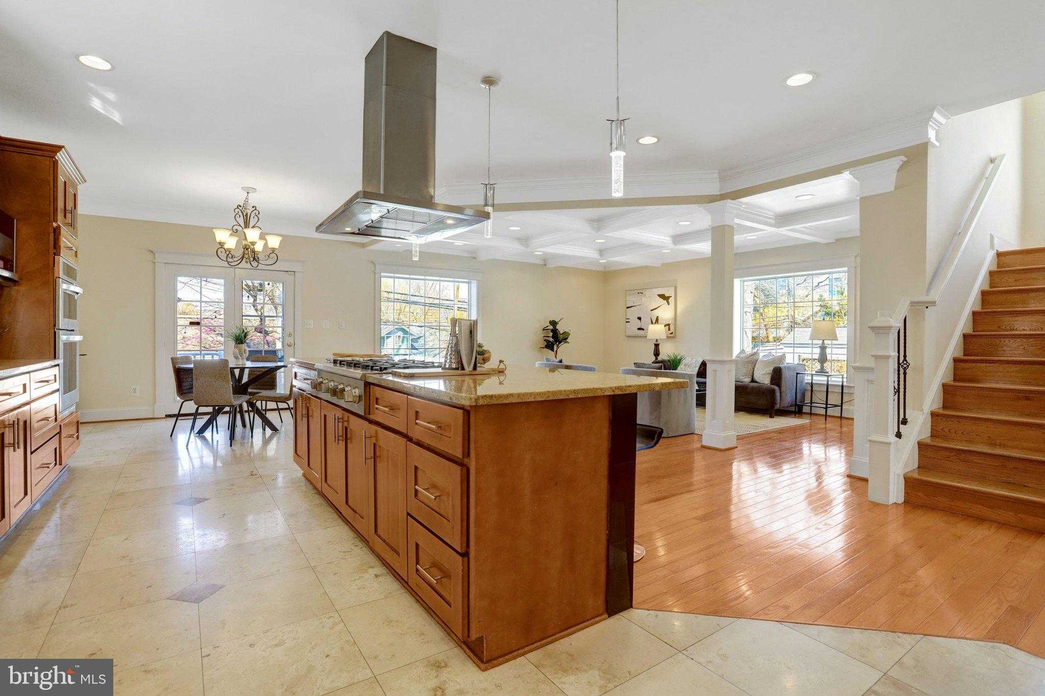 639 23rd St S photo 8