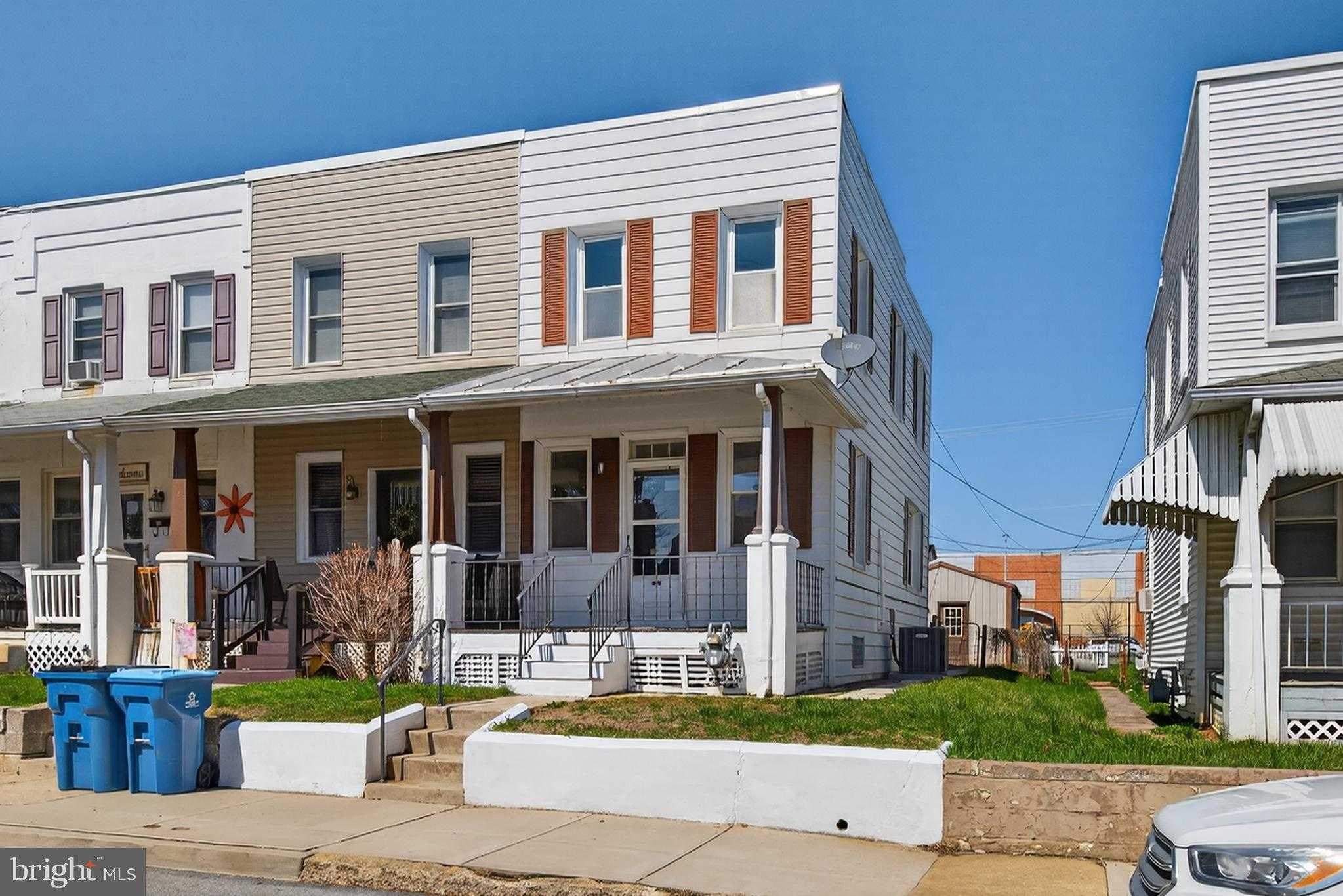 1741 Orange St photo 2