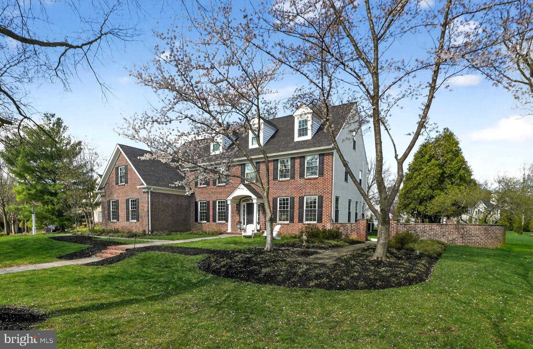 1419 Royal Oak Dr photo 2