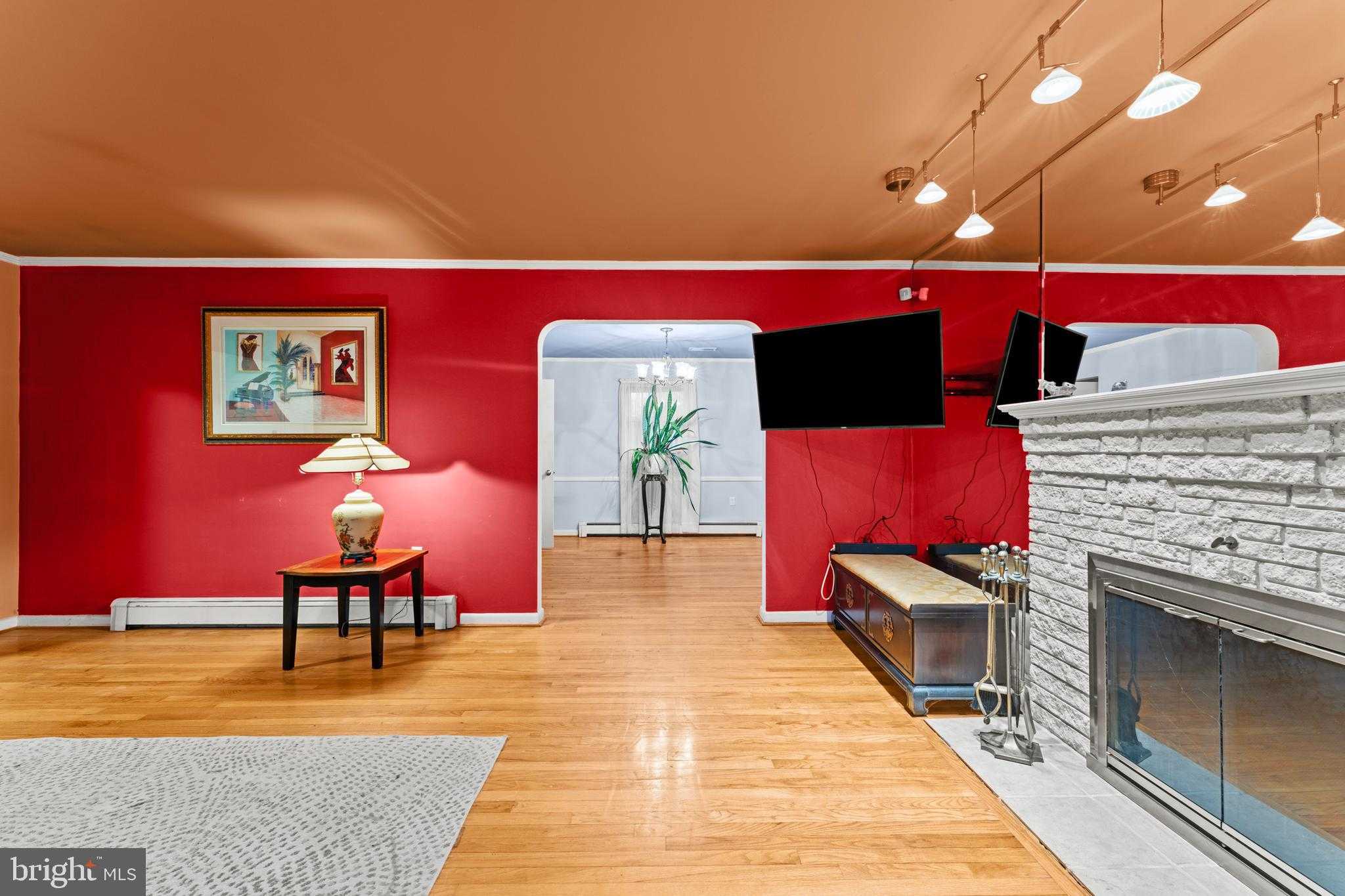 6805 Pamela Ln photo 6