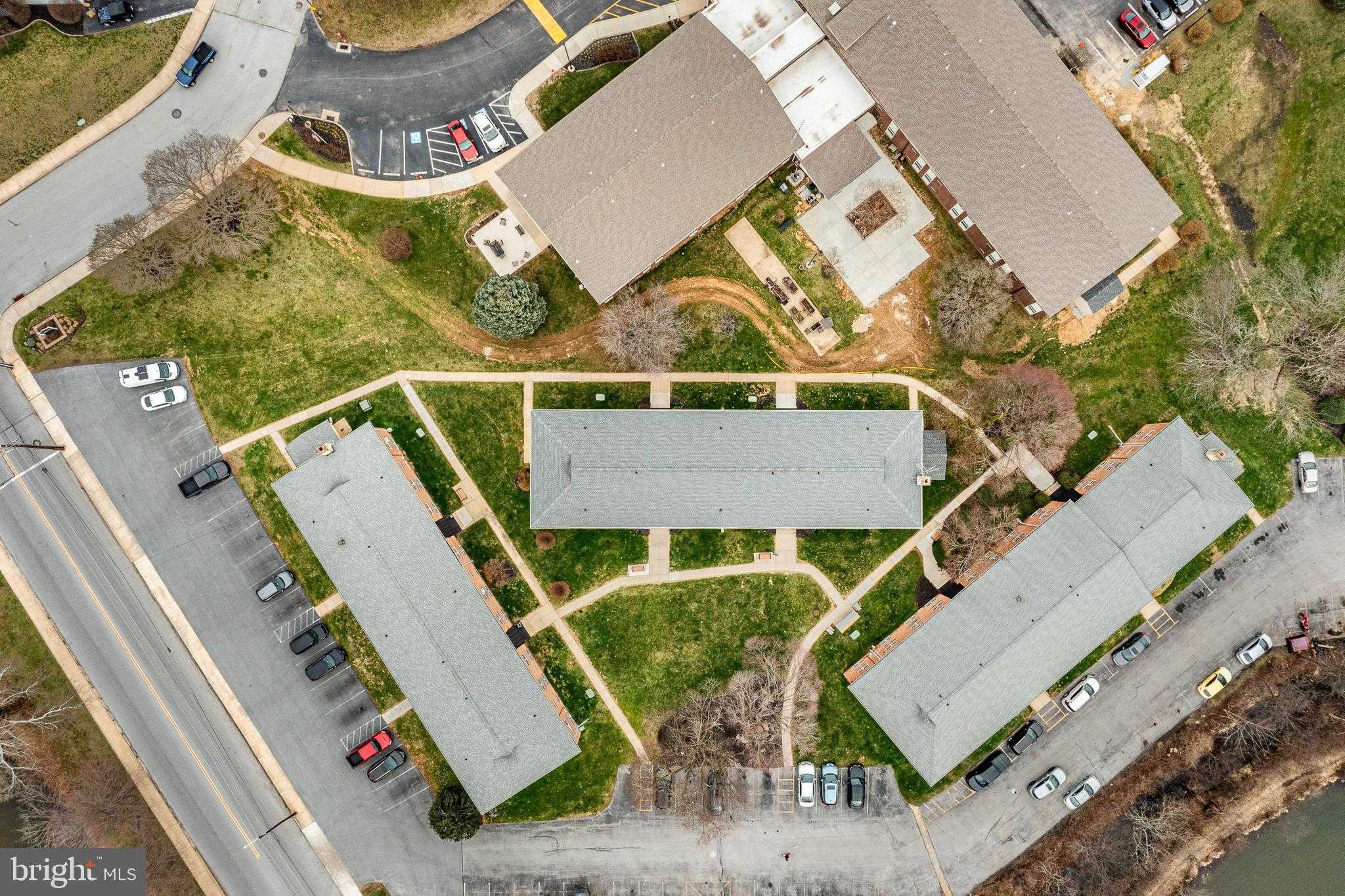 335 E Lancaster Ave Unit E4 photo 25