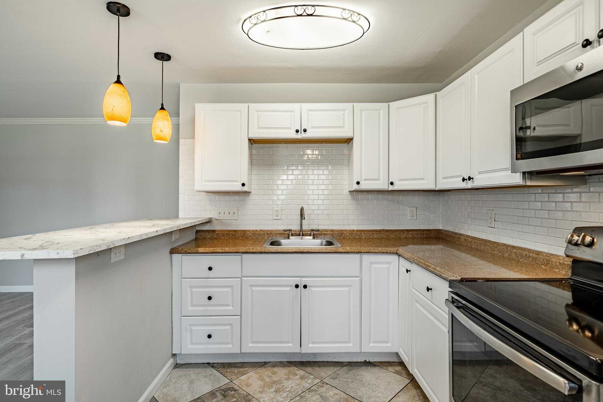 335 E Lancaster Ave Unit E4 photo 3