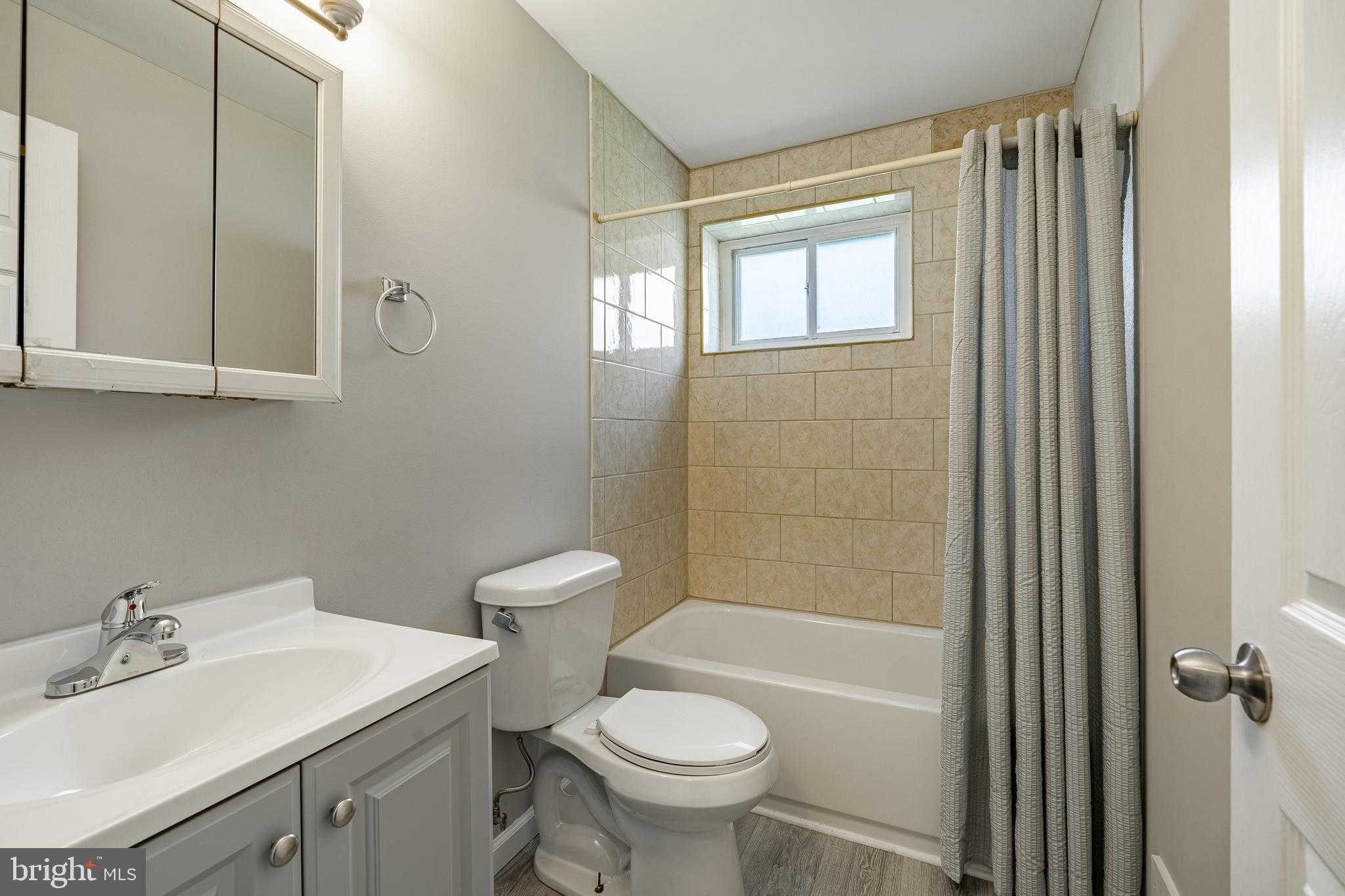 335 E Lancaster Ave Unit E4 photo 5