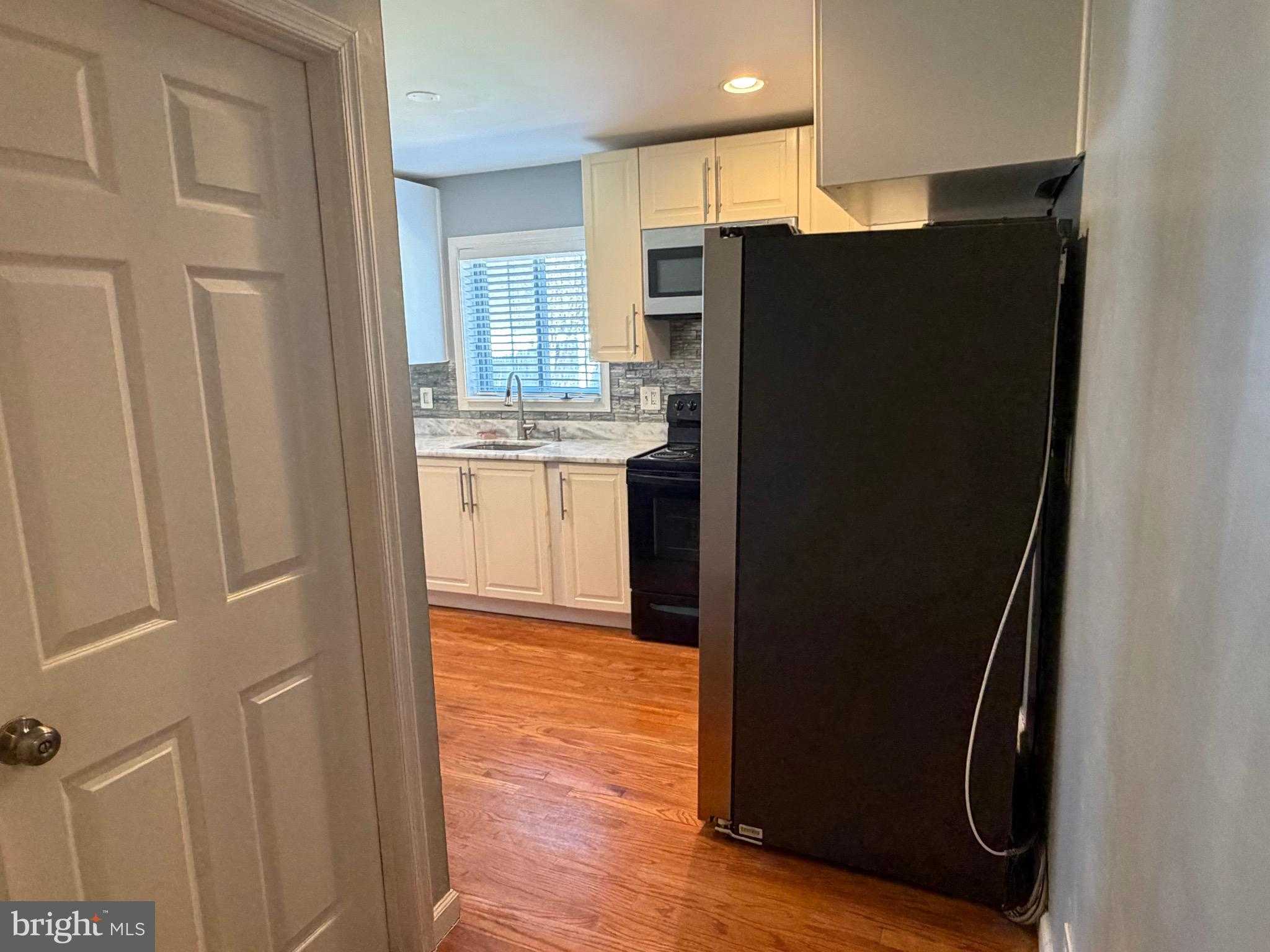 5908 Nassau St photo 2