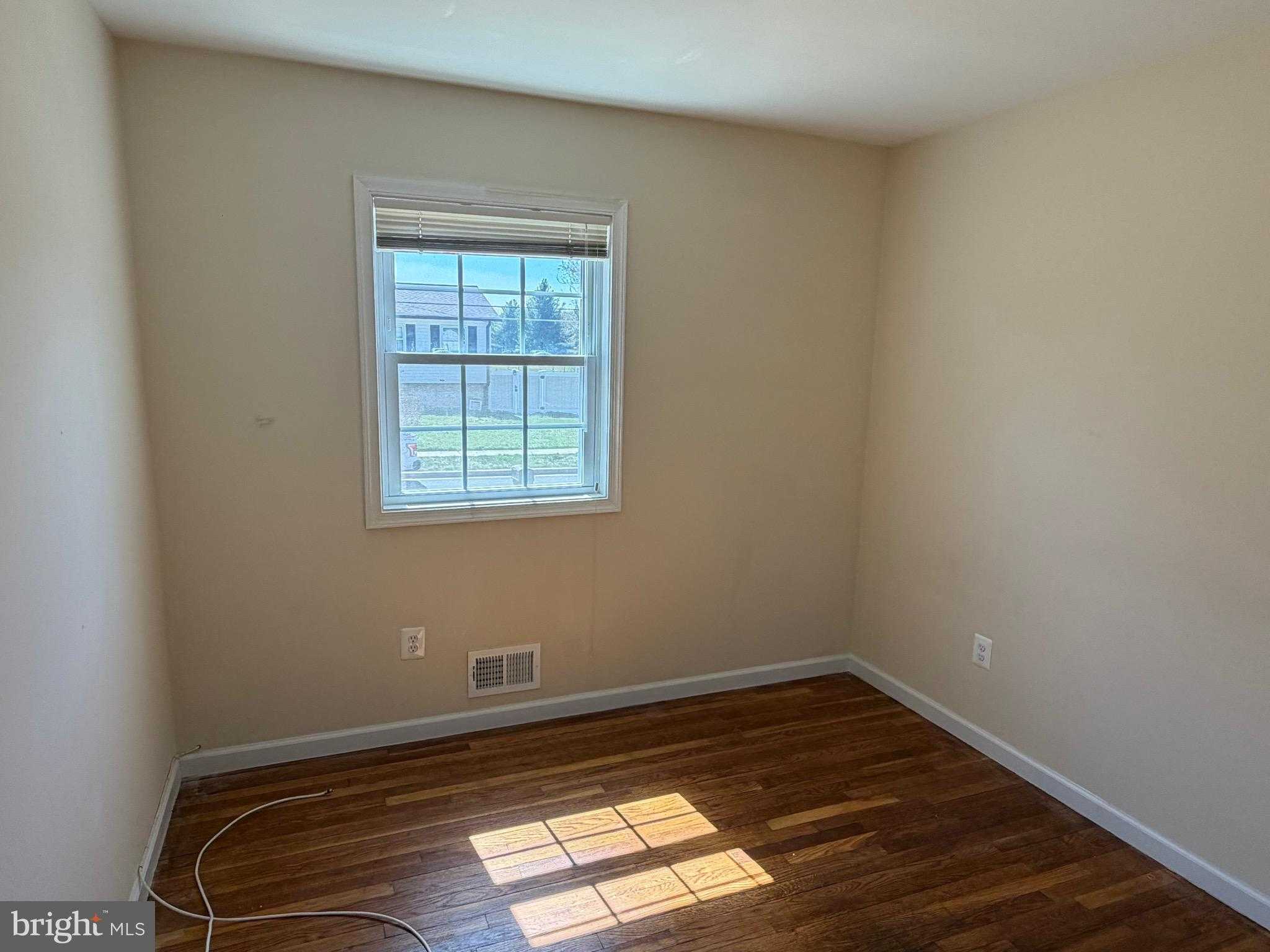 5908 Nassau St photo 7