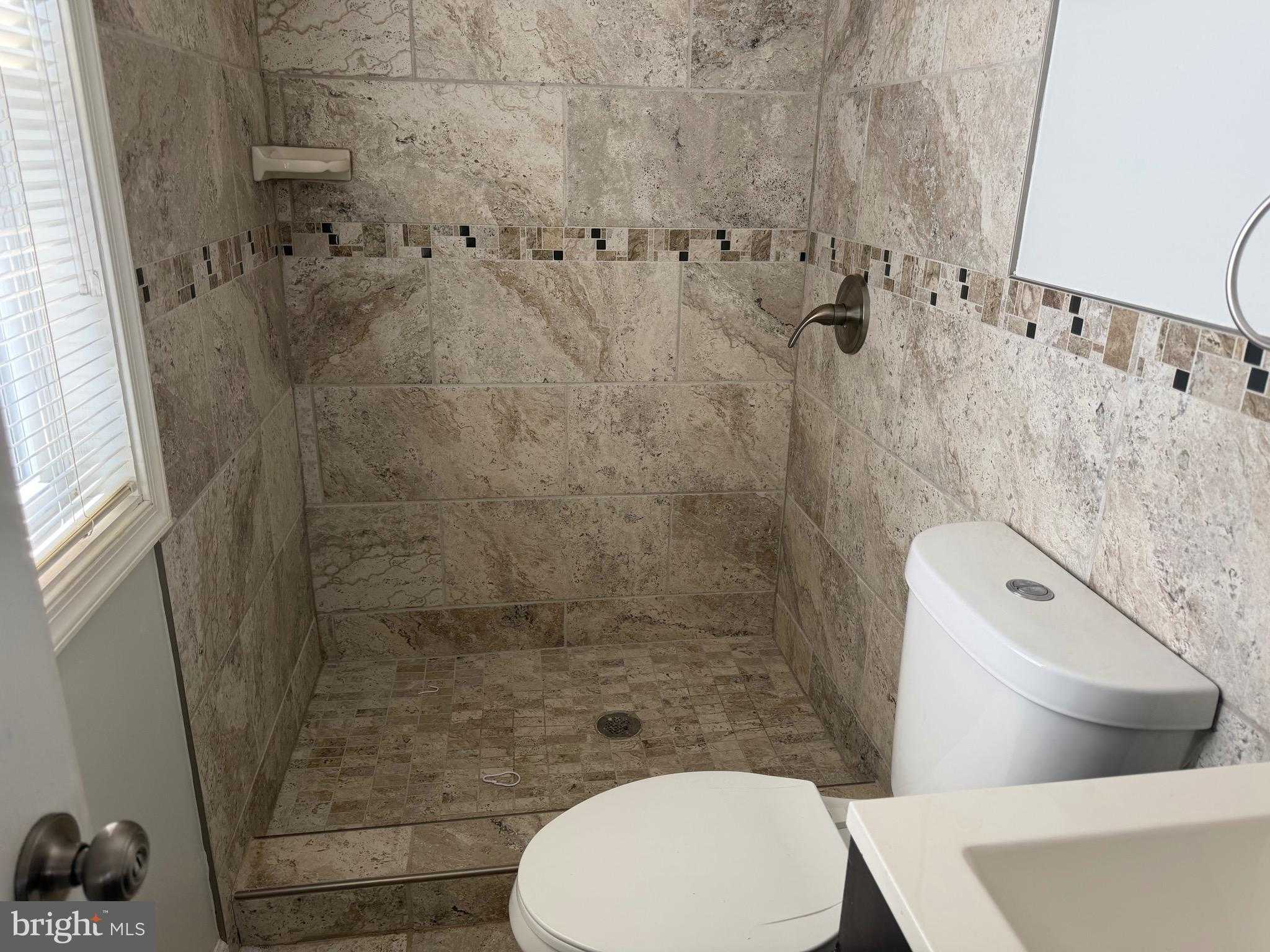 5908 Nassau St photo 9